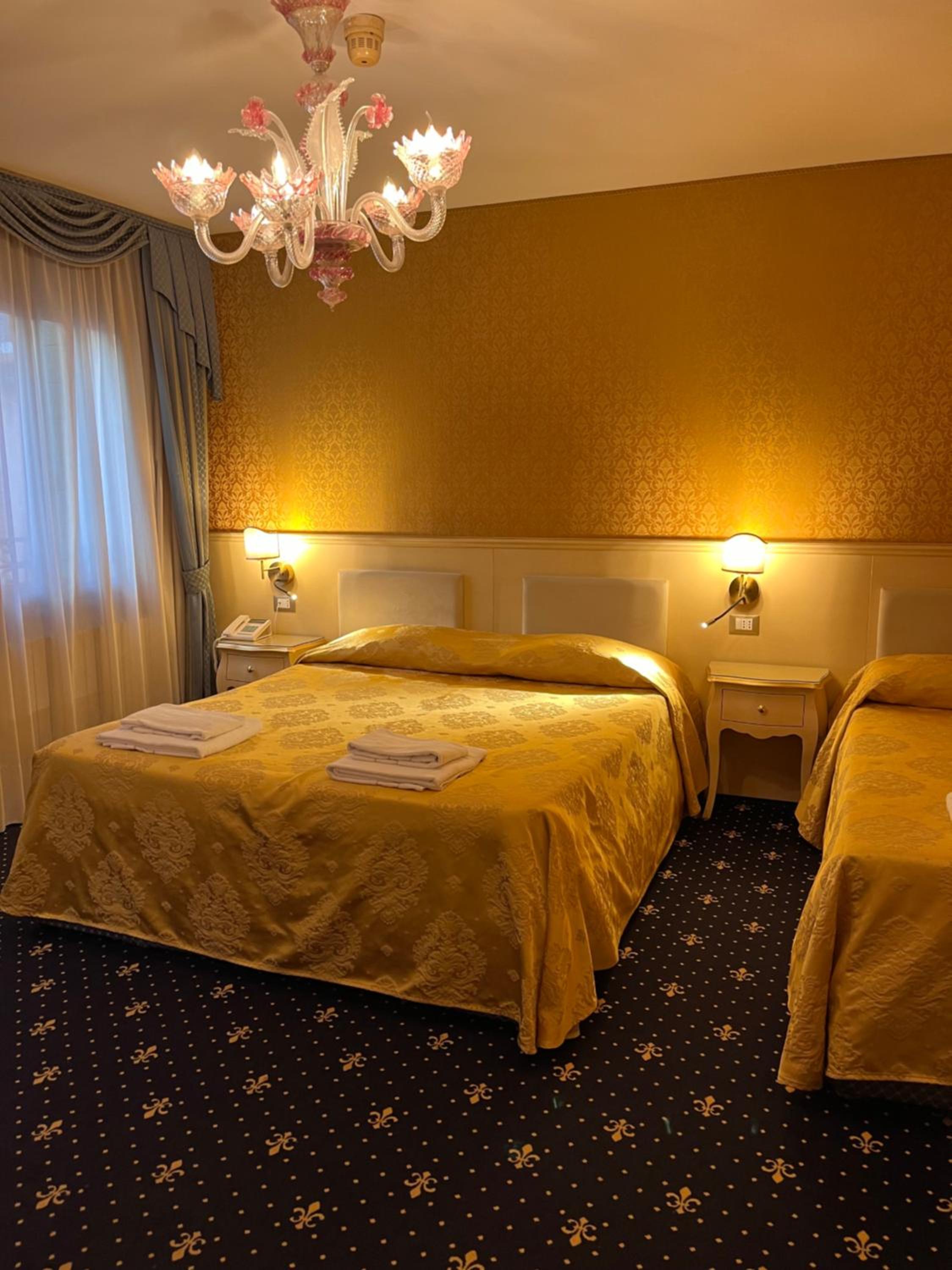 Triple Room thumbnail 6