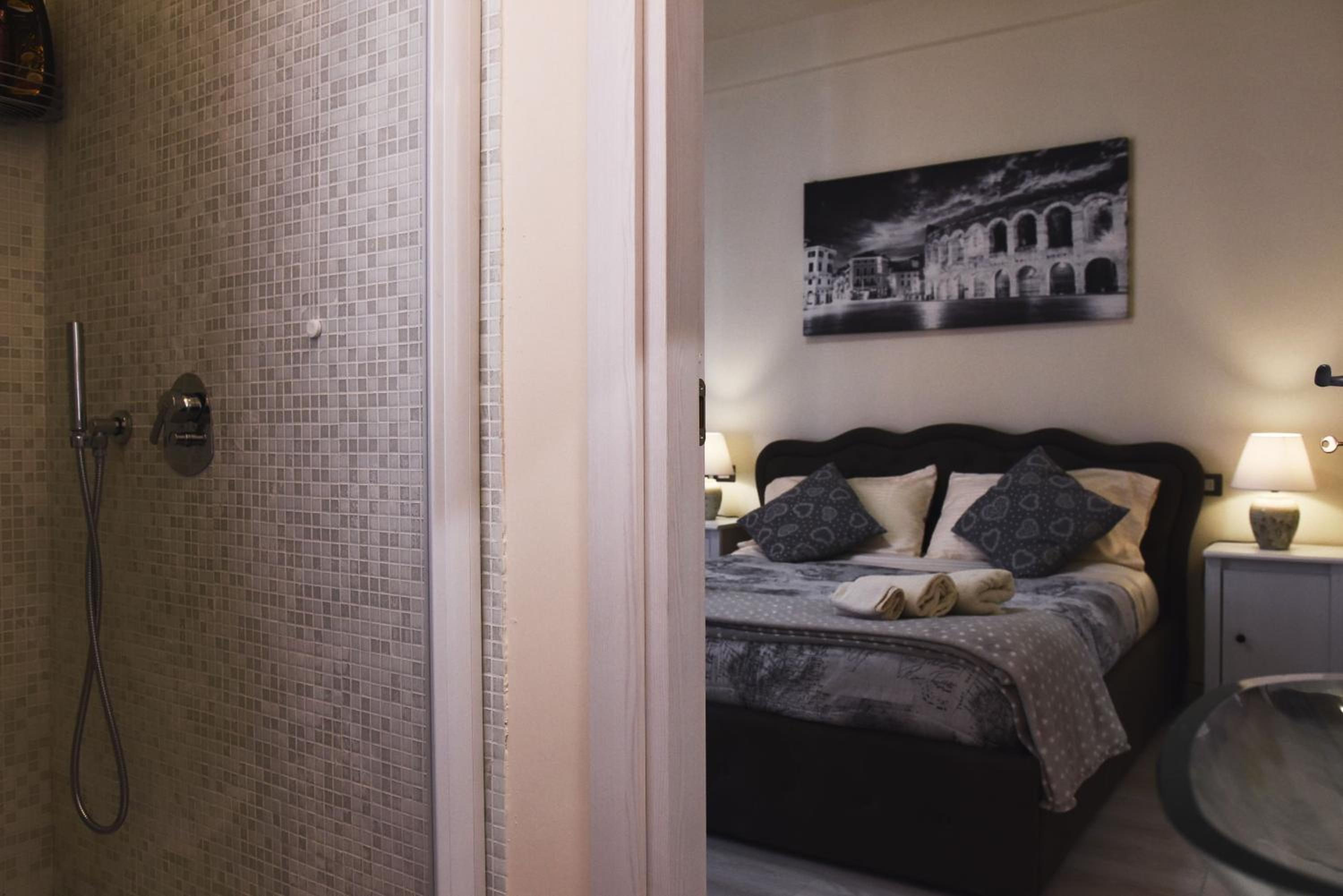 Two-Bedroom Apartment - Photo 7