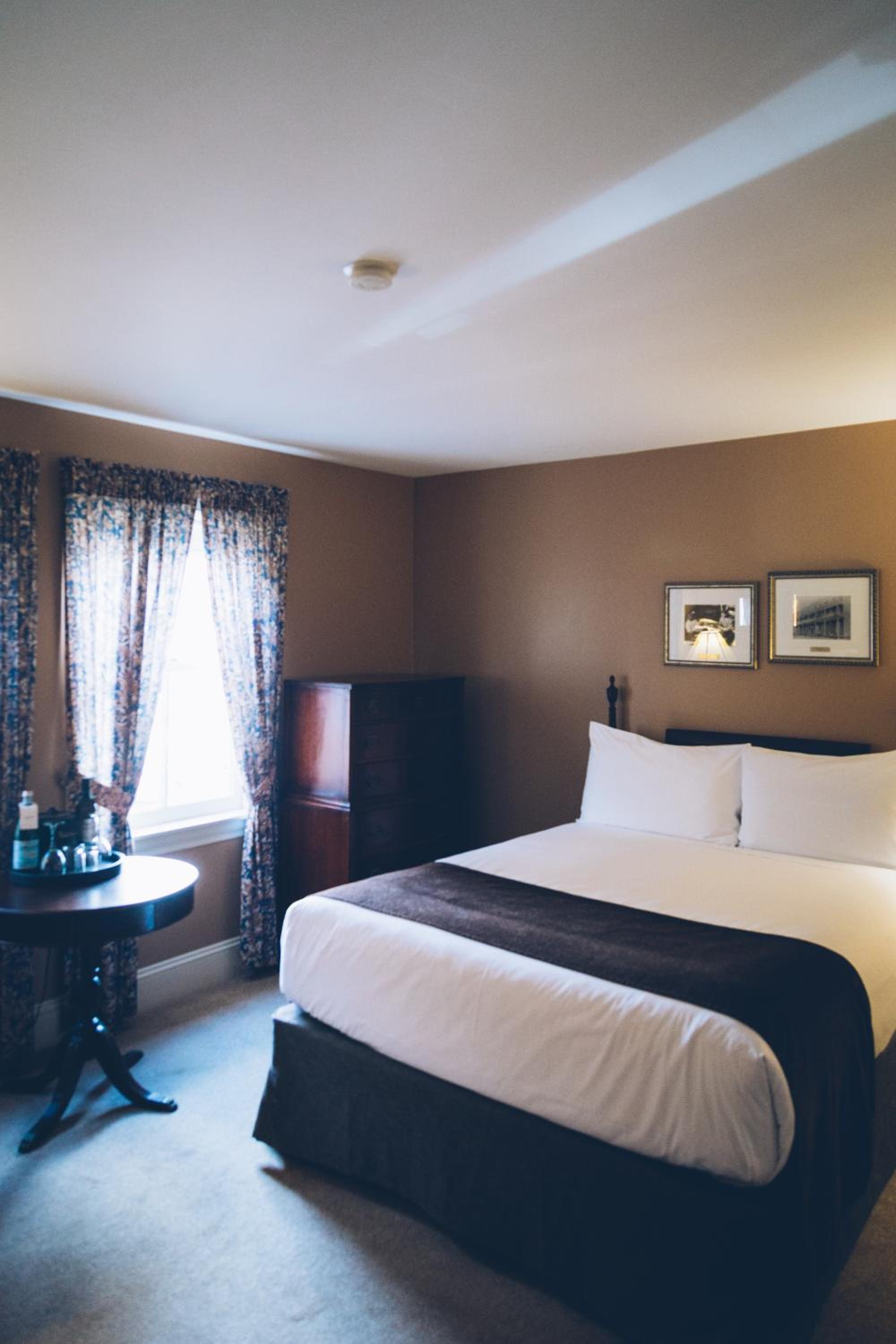 Queen Room - Non-Smoking - Photo 6
