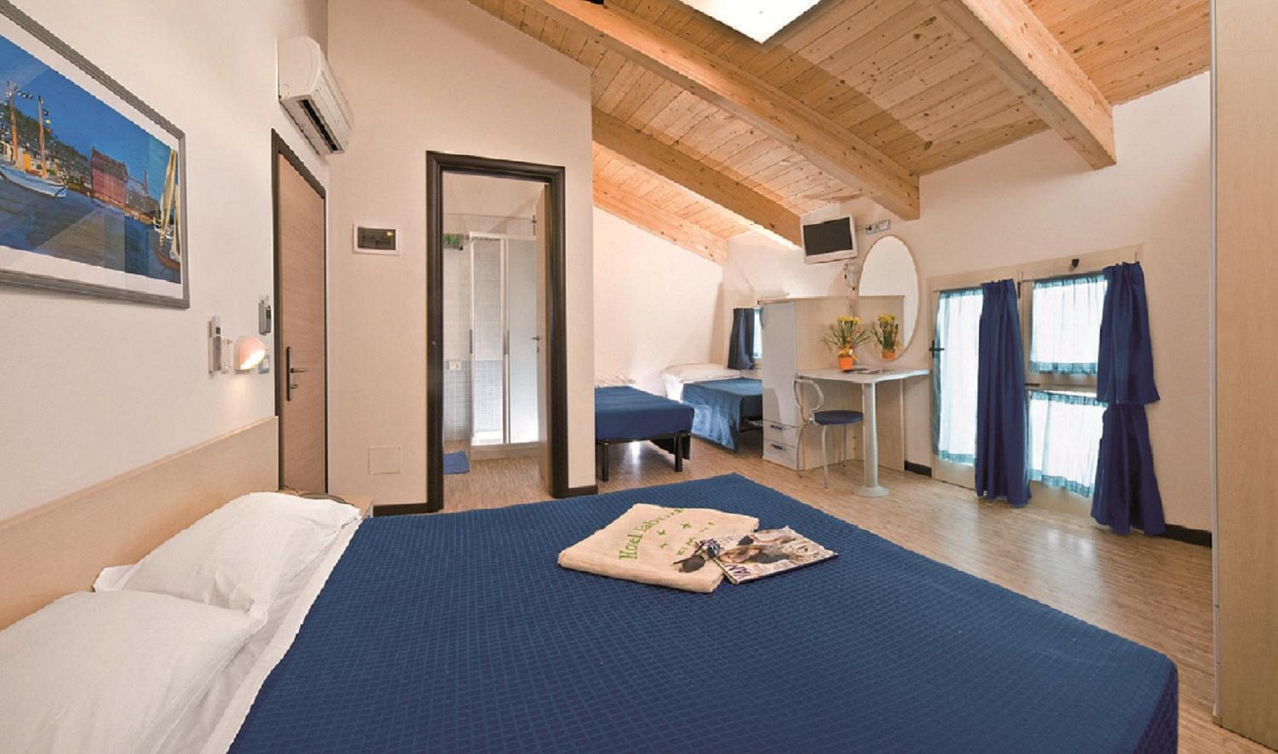 Superior Triple Room (2 Adults + 1 Child) - Photo 1