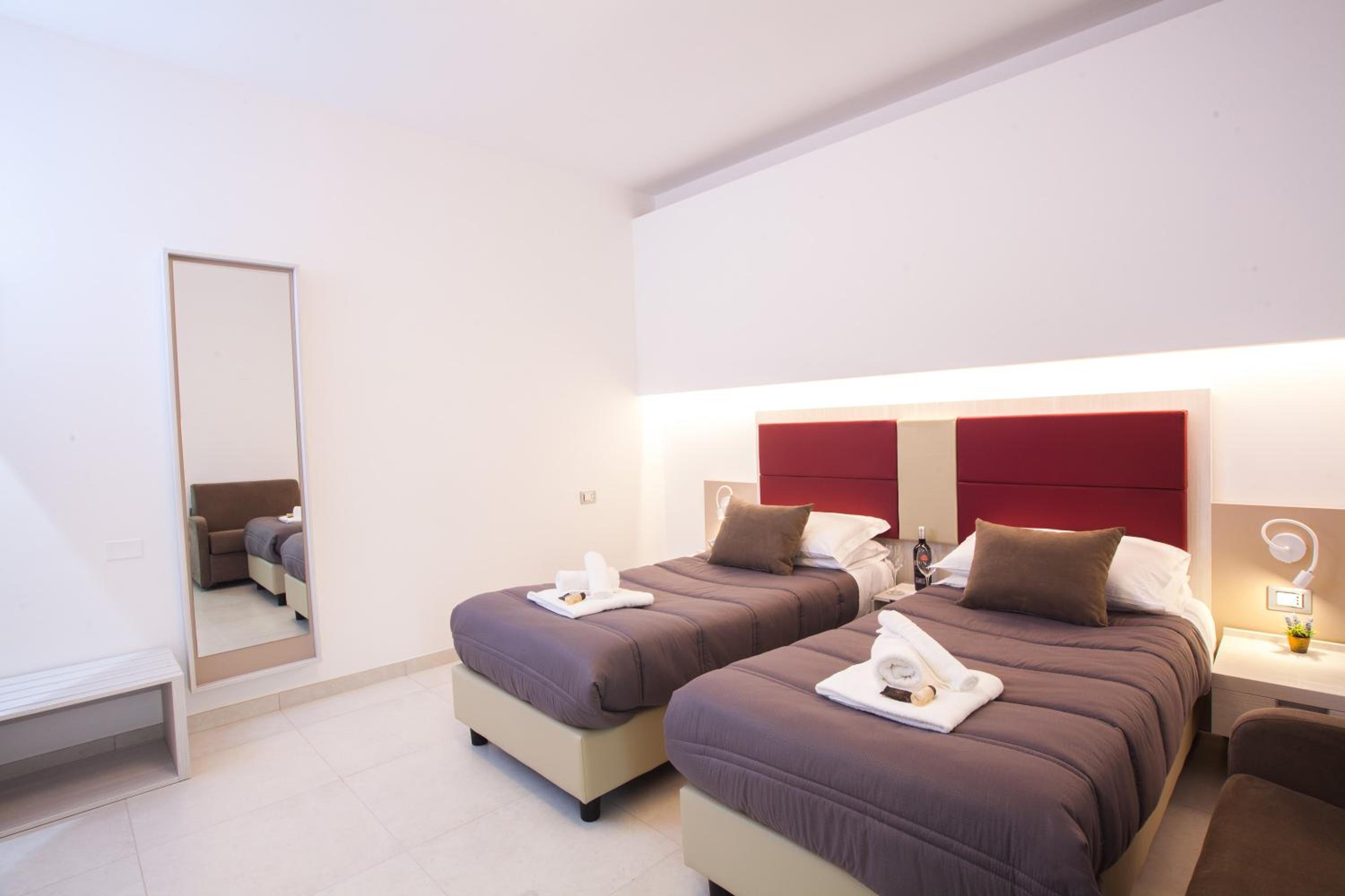 Deluxe Double or Twin Room with Balcony photo 2