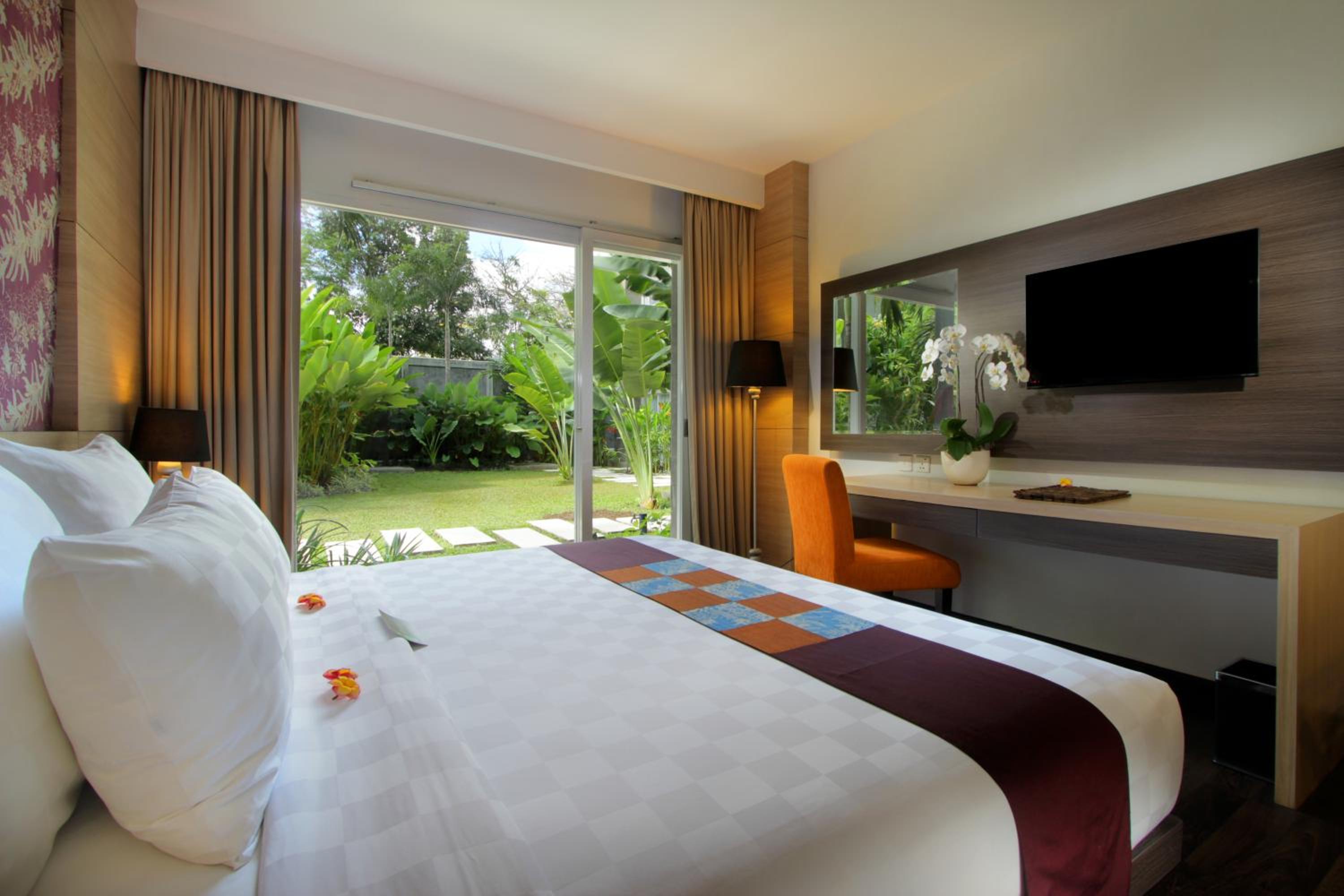 Deluxe Double Room with Garden Terrace - Photo 2