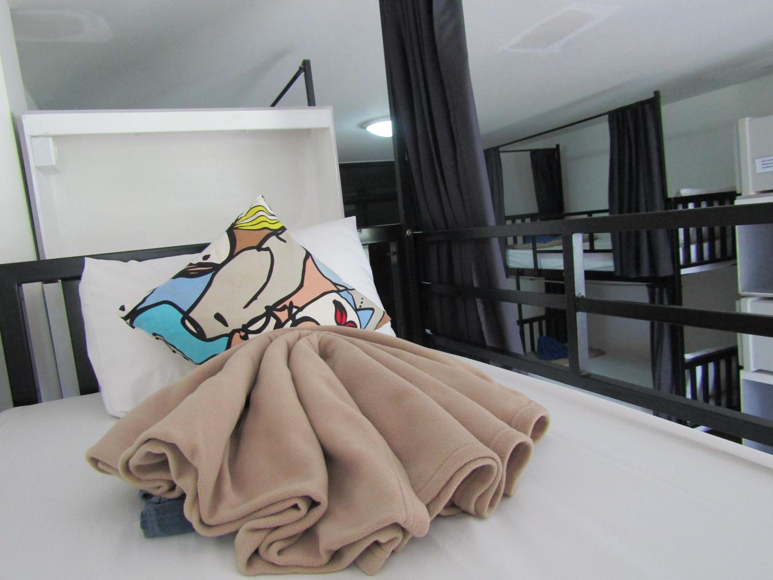 12 Bed Mixed Dormitory room photo 3