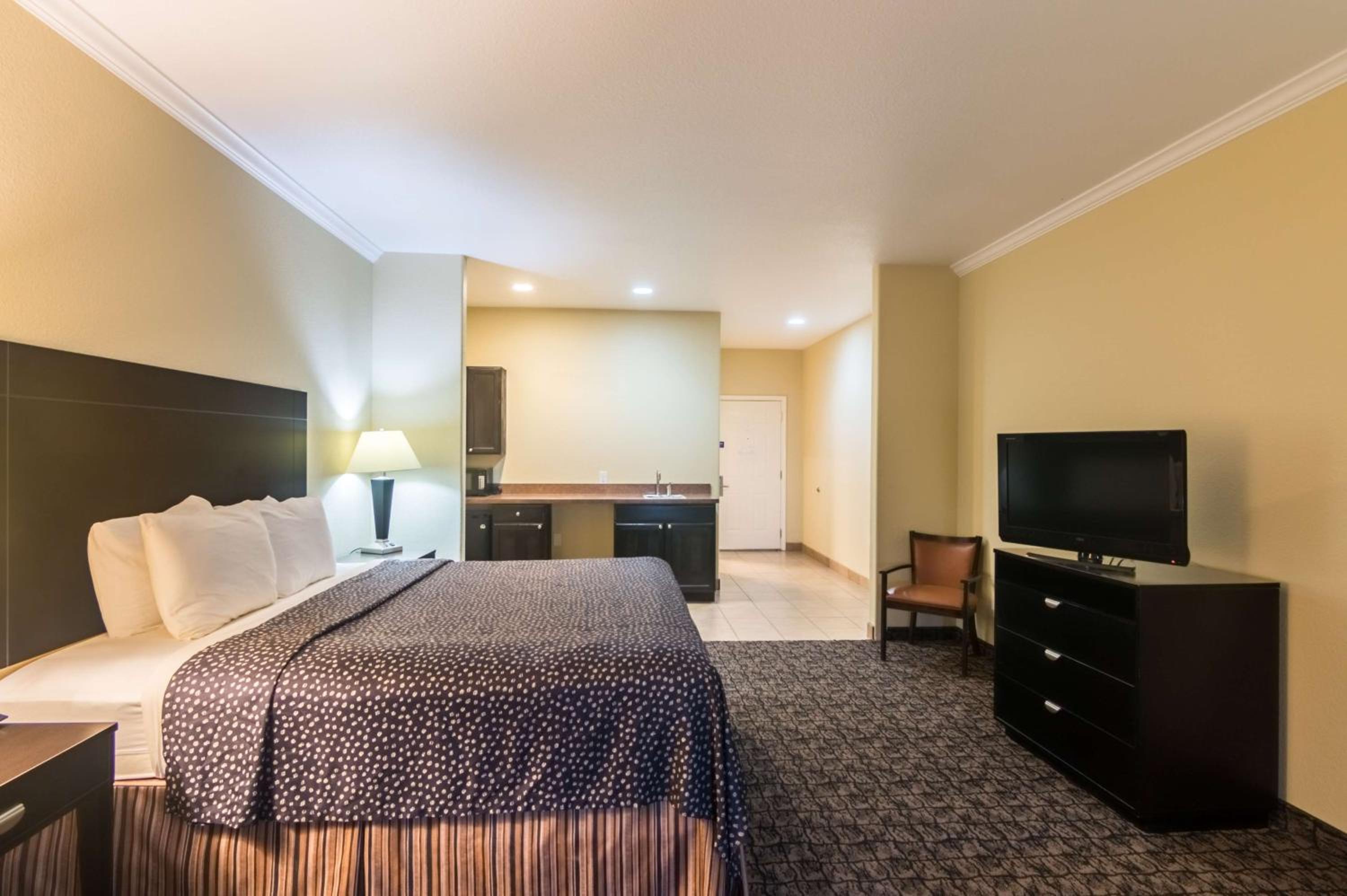 King Room - Disability Access - Non-Smoking photo 2