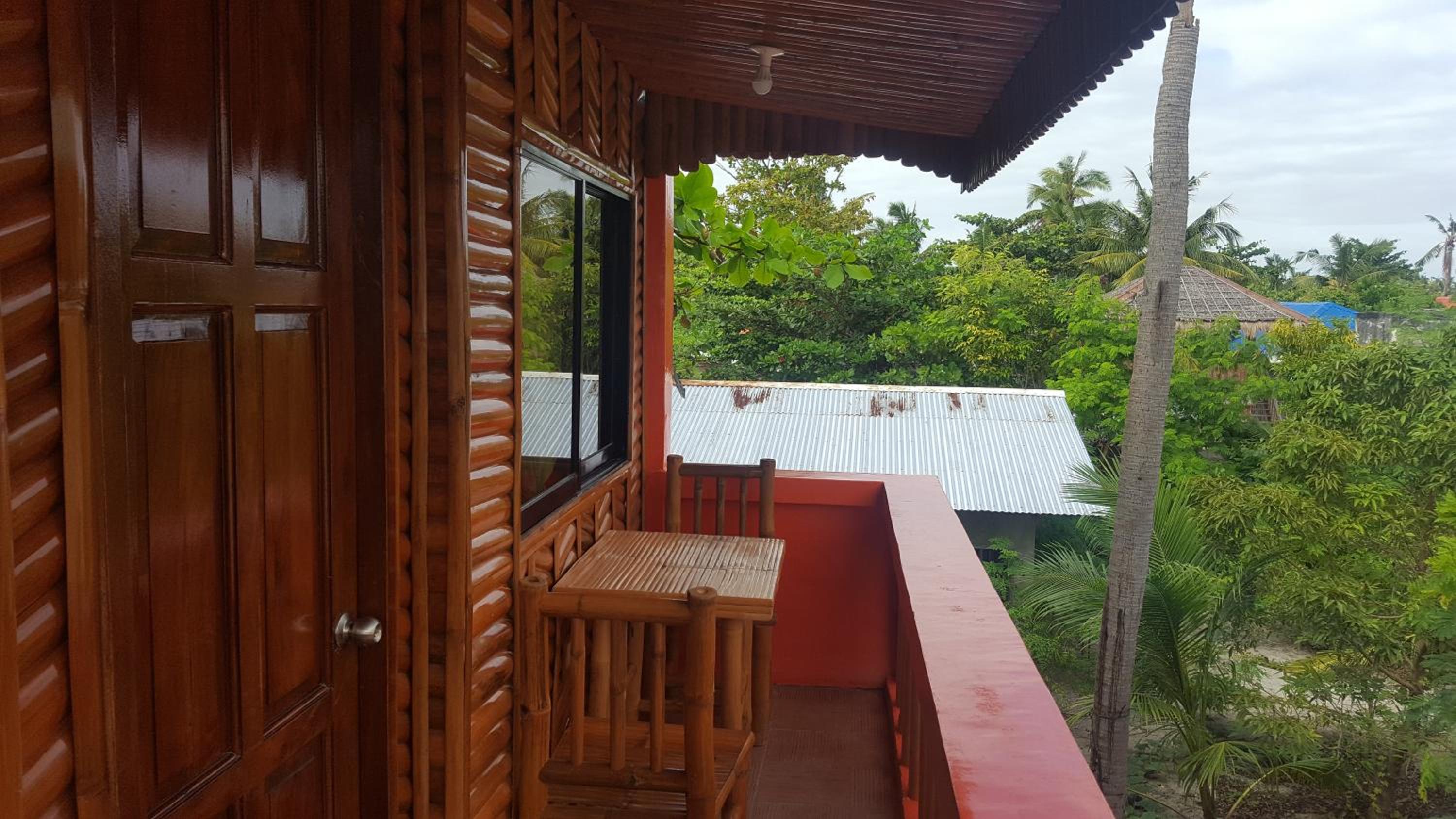 King Room with Balcony - Photo 3