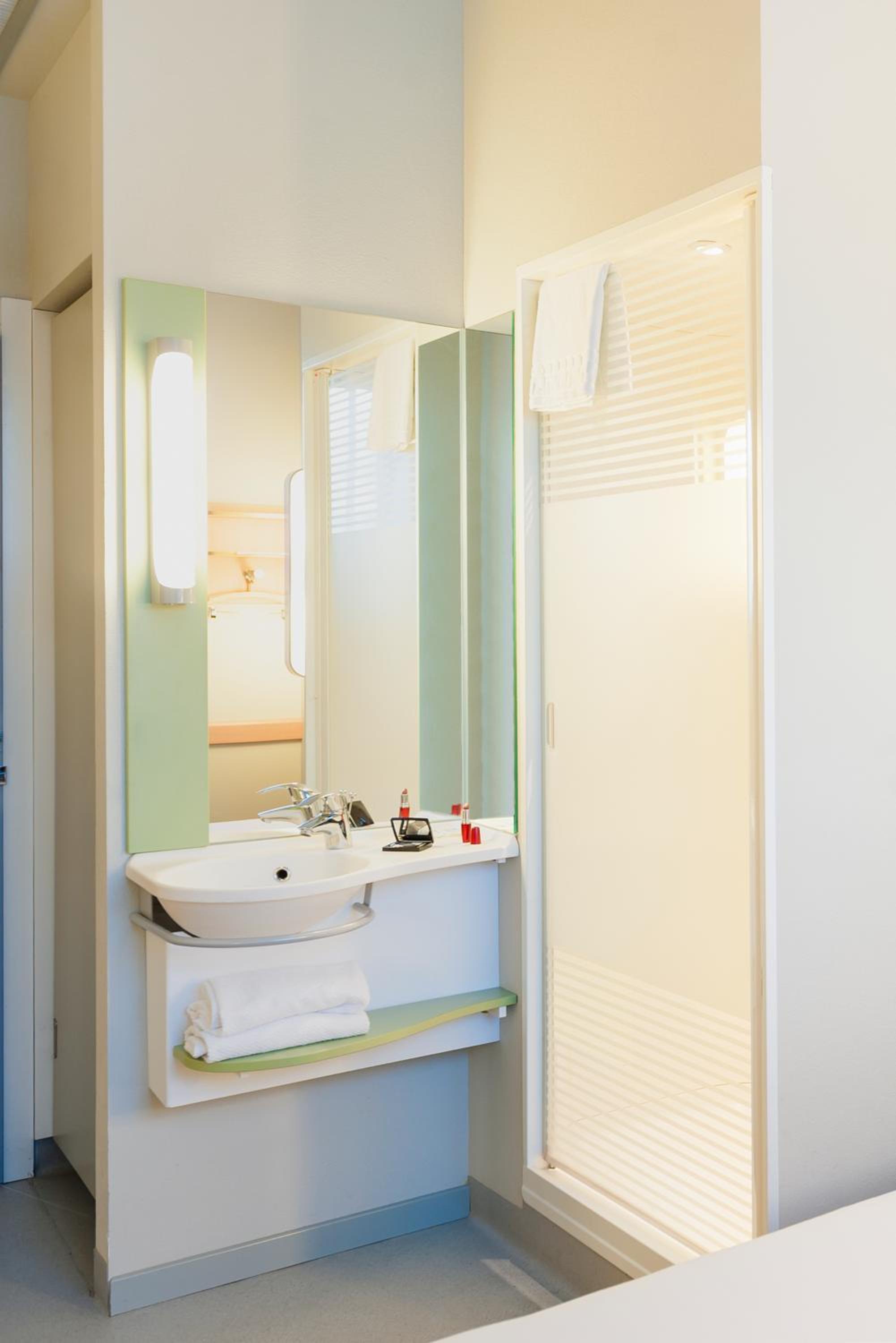 Double Room with Bunk Bed - Photo 2