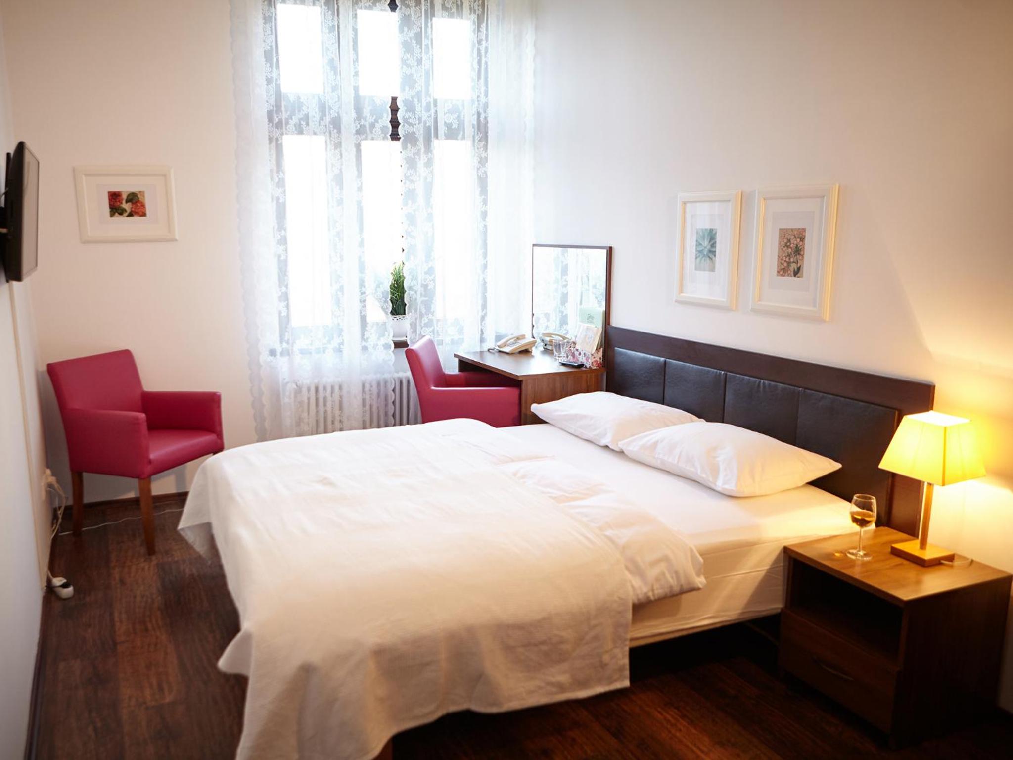 Double or Twin Room - Photo 12
