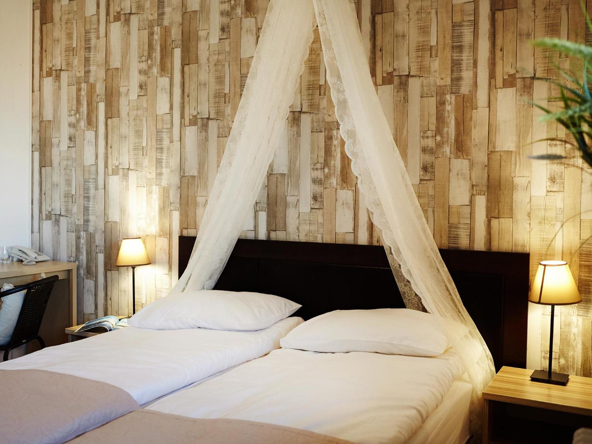 Double or Twin Room - Photo 10