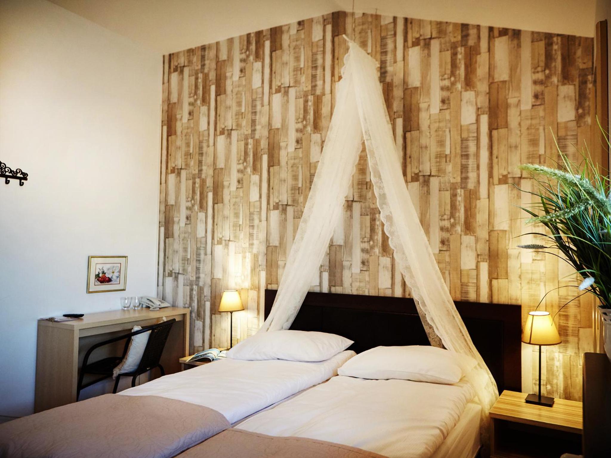 Double or Twin Room - Photo 17