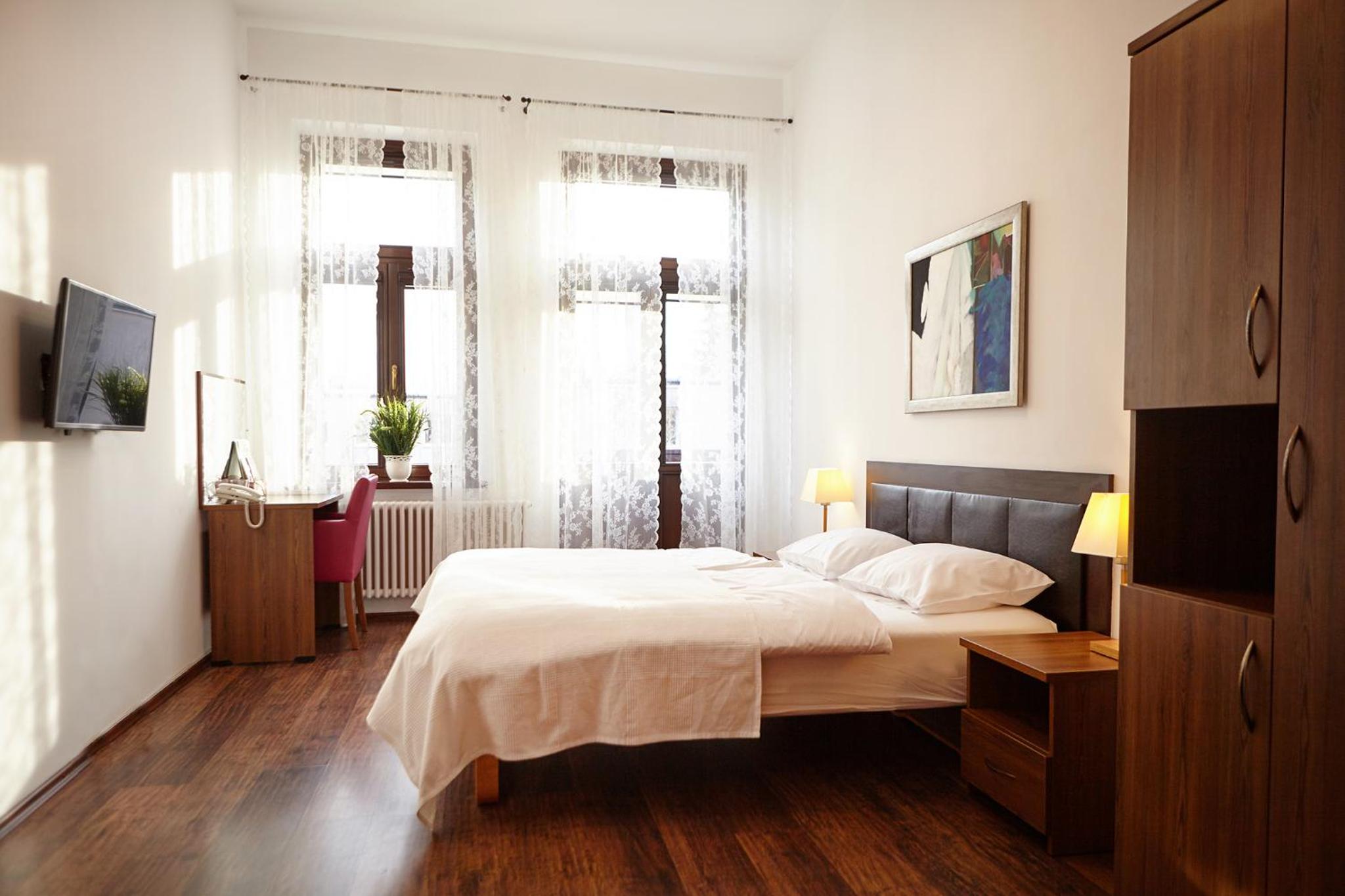 Double or Twin Room - Photo 11
