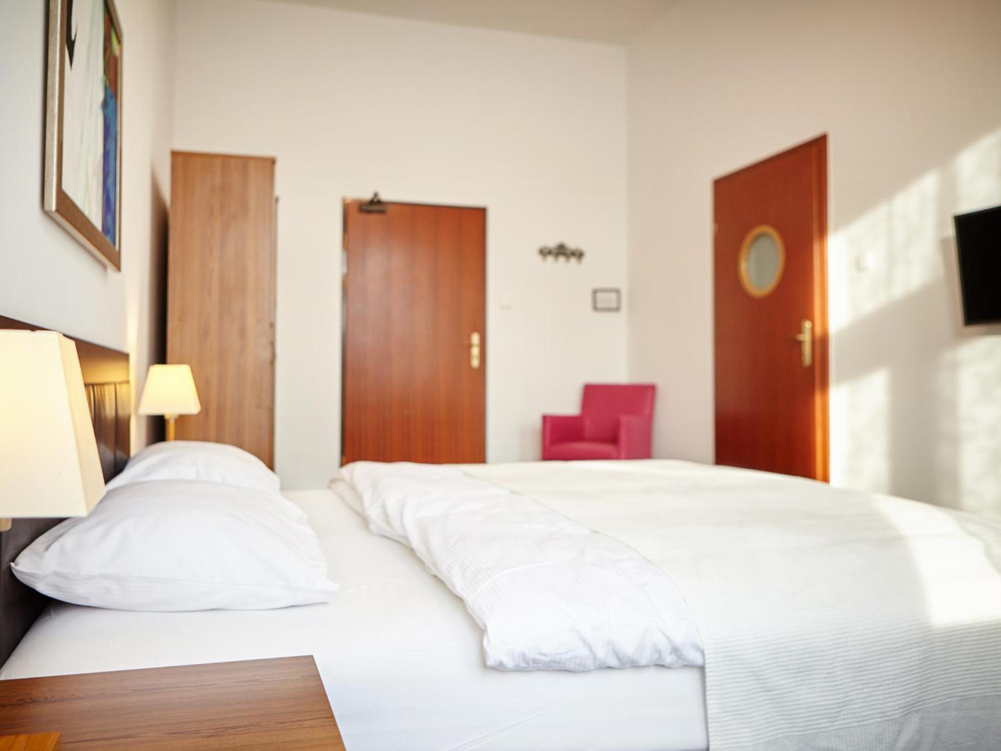 Double or Twin Room - Photo 13