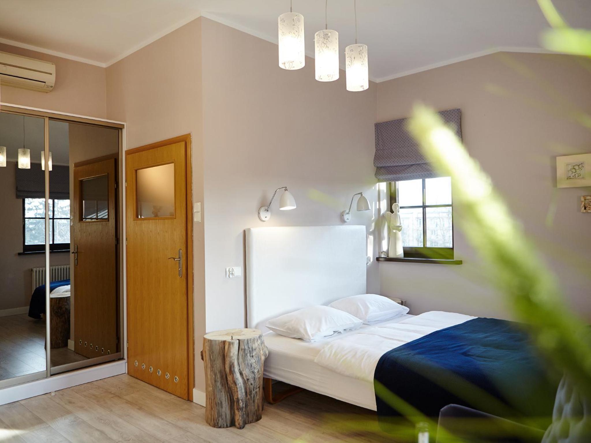 Large Double Room - Photo 1