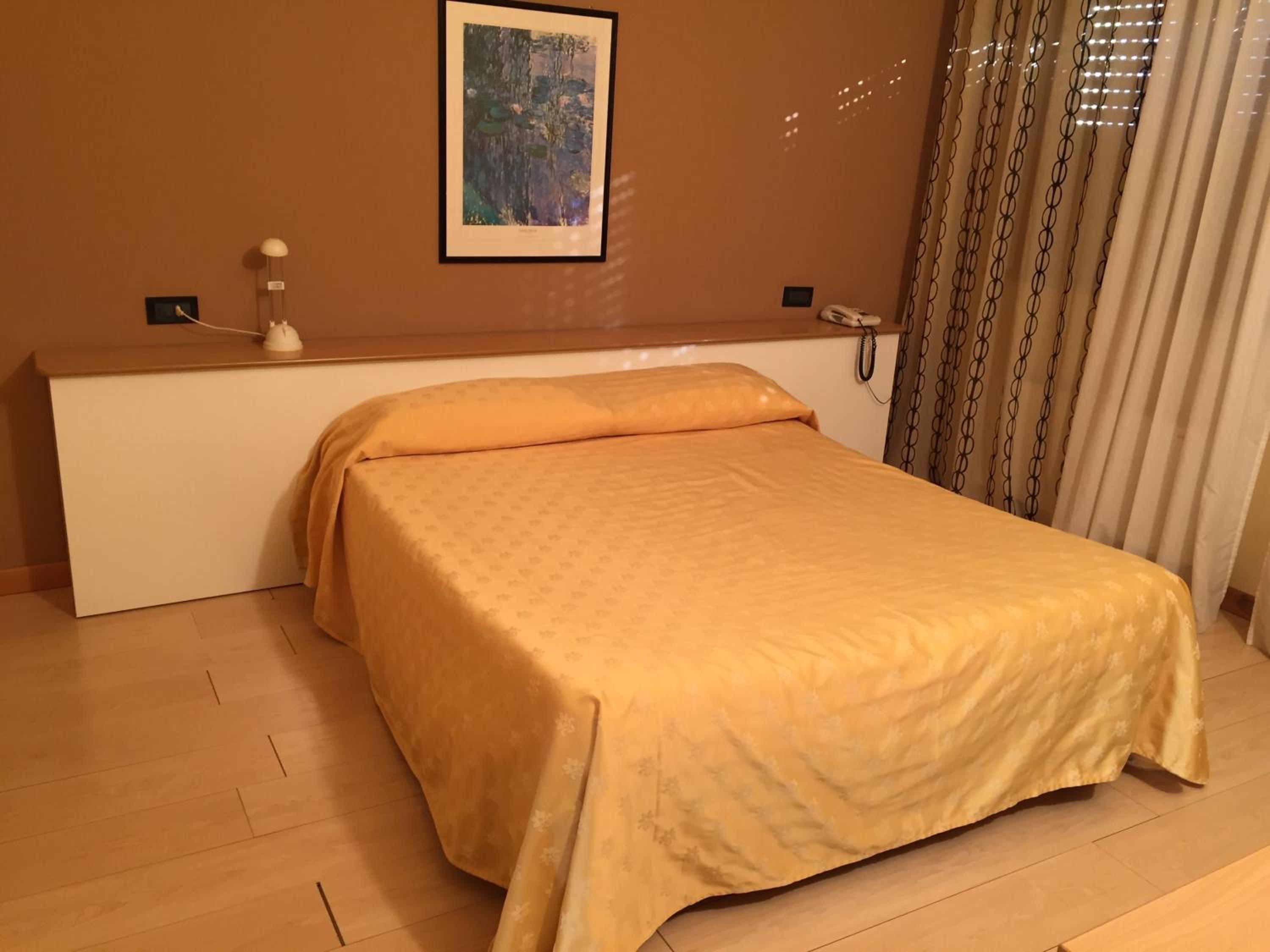 Comfort Room - Photo 3