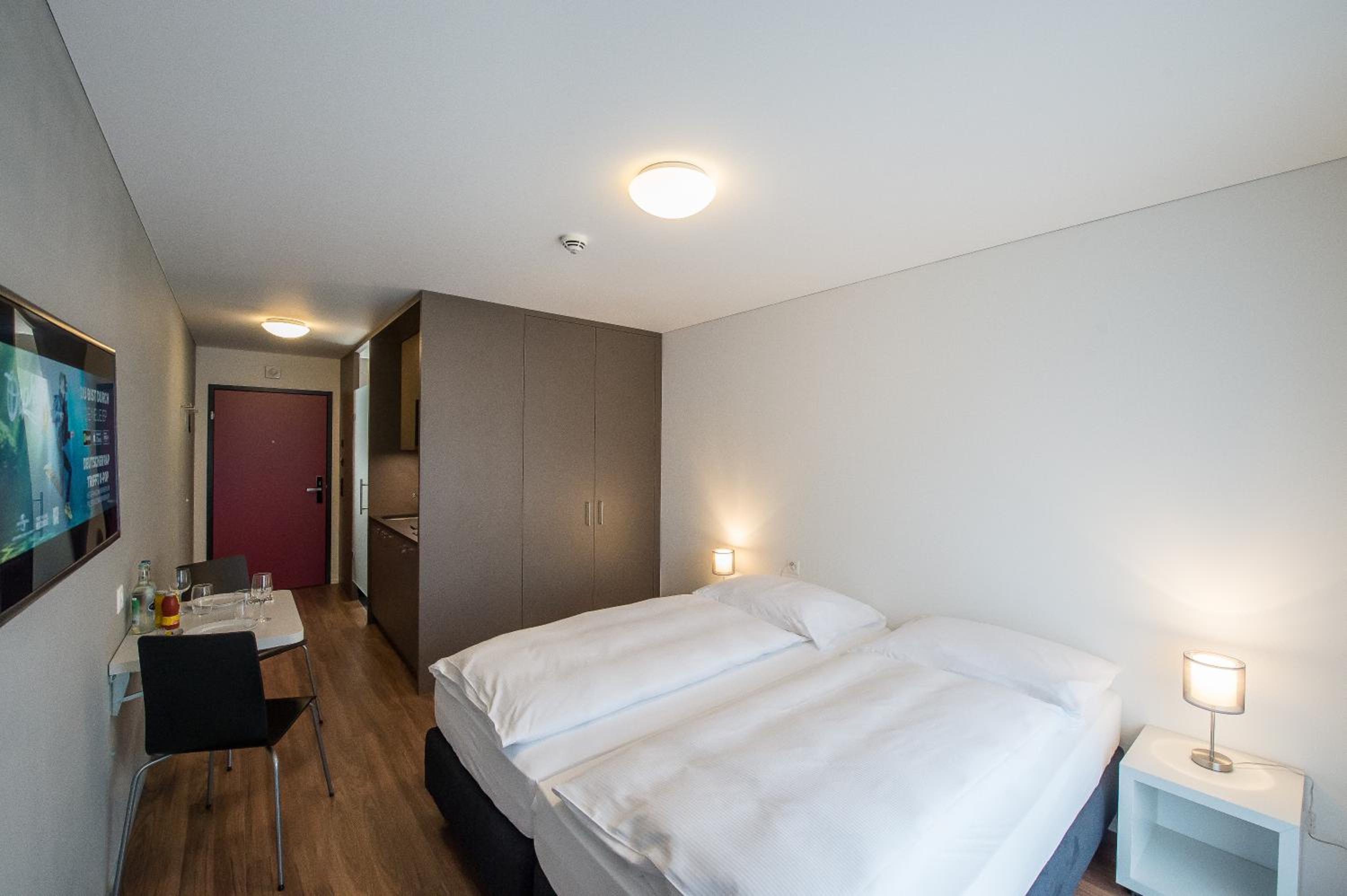 Double Room with Kitchenette and Balcony photo 2