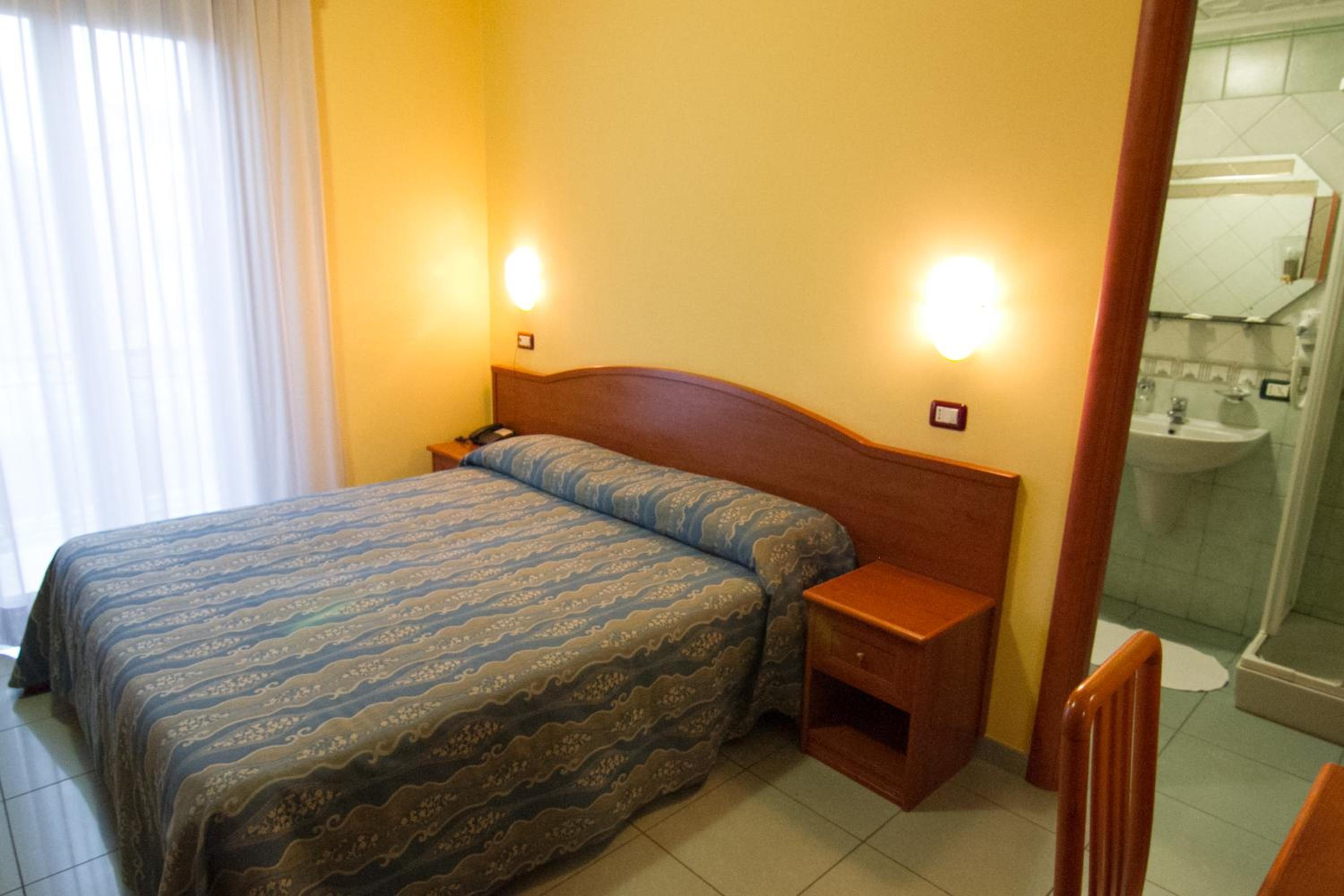 Double Room with Private Bathroom photo 1