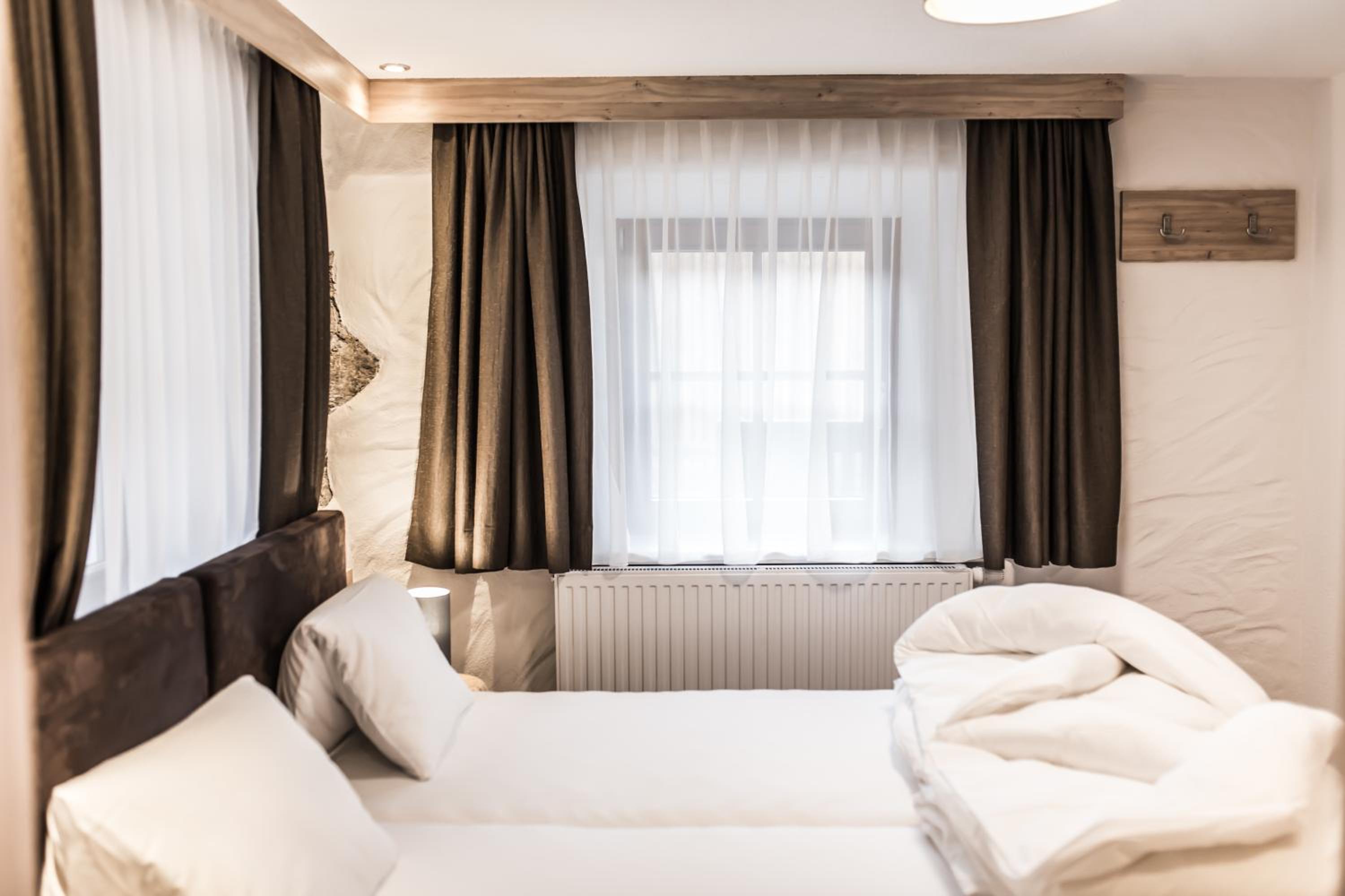 One-Bedroom Apartment - 100