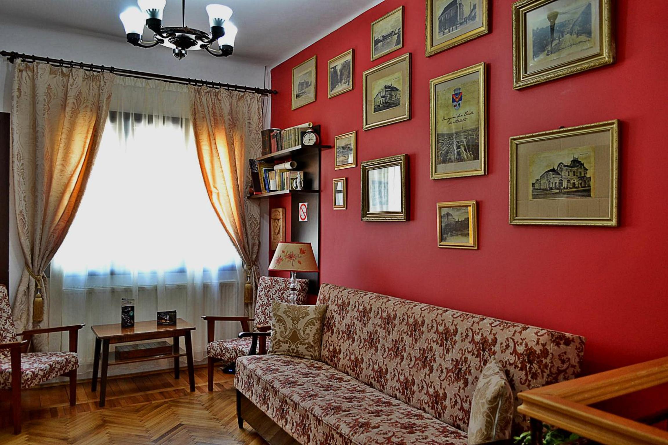 Three-Bedroom Apartment photo 1