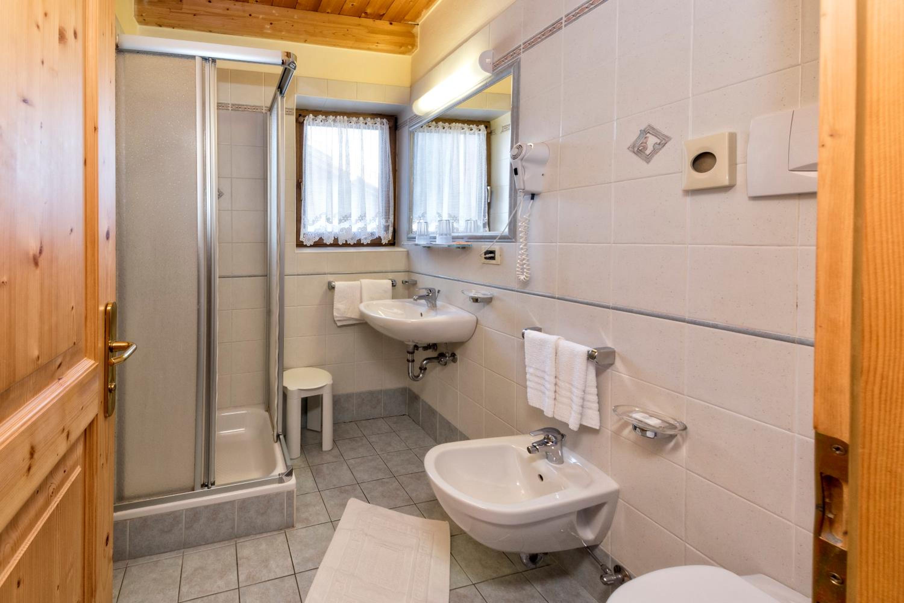 Quadruple Room - Photo 14