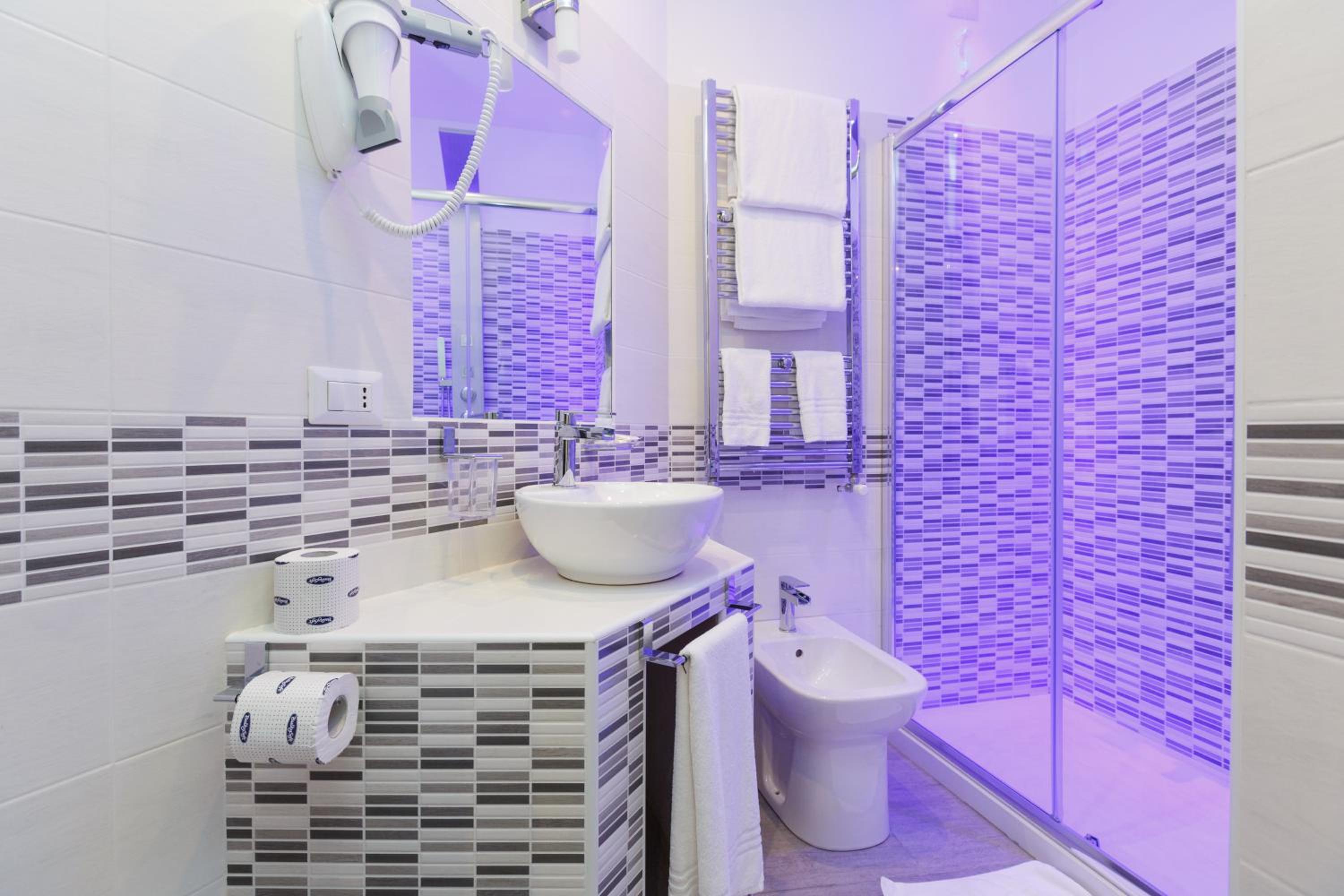 Triple Room with Private Bathroom photo 2