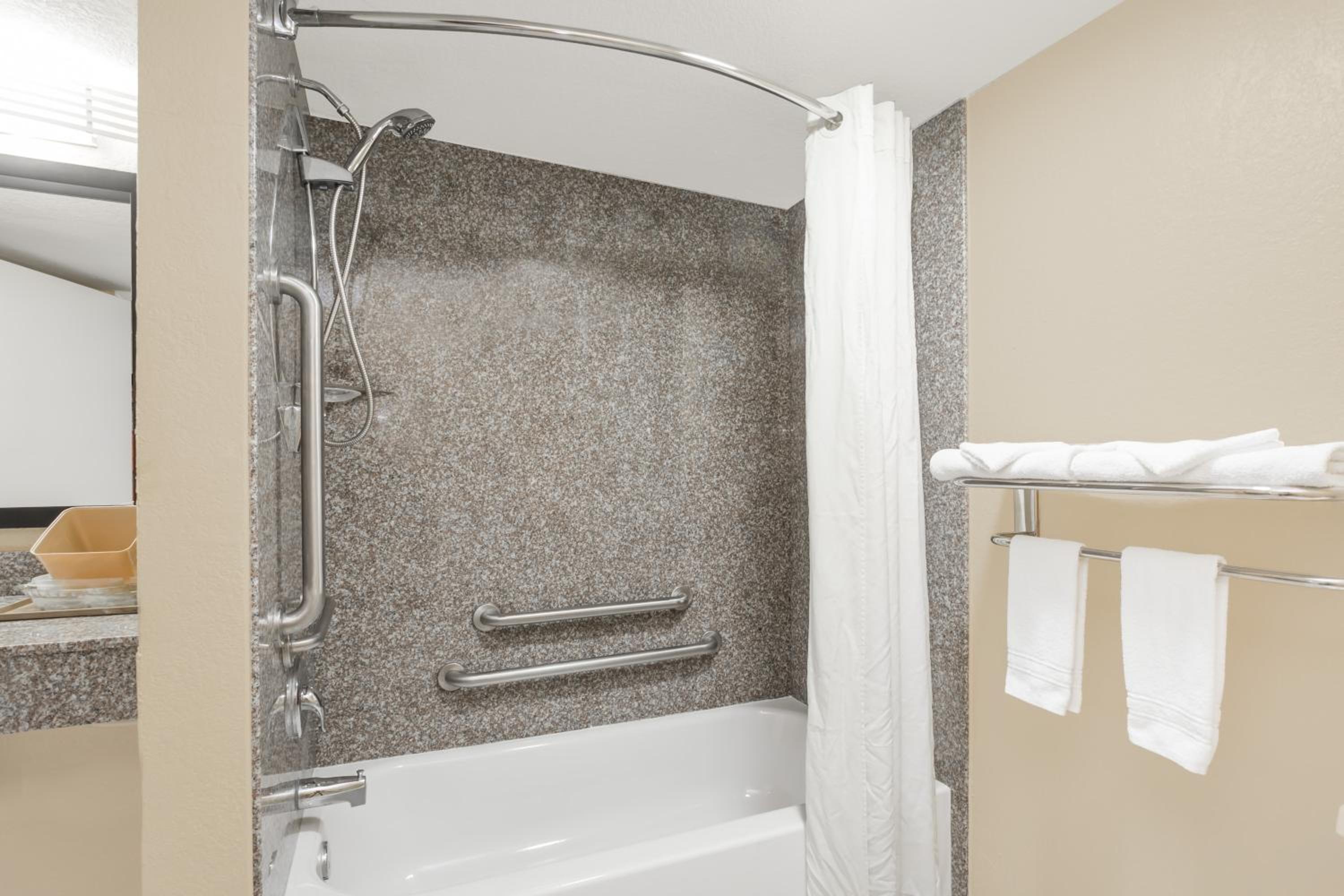 Deluxe Double Room - Non-Smoking photo 2