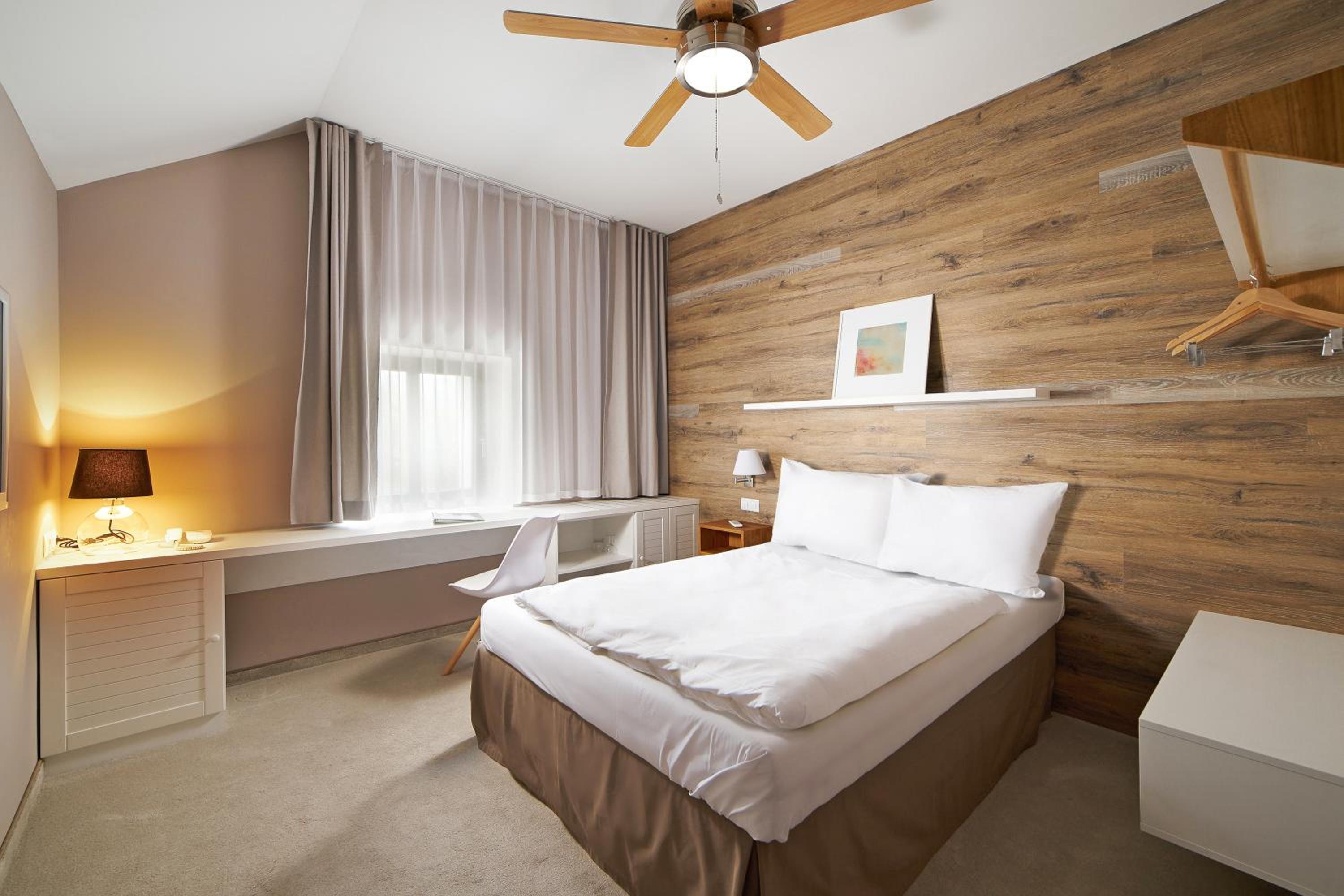 Available room