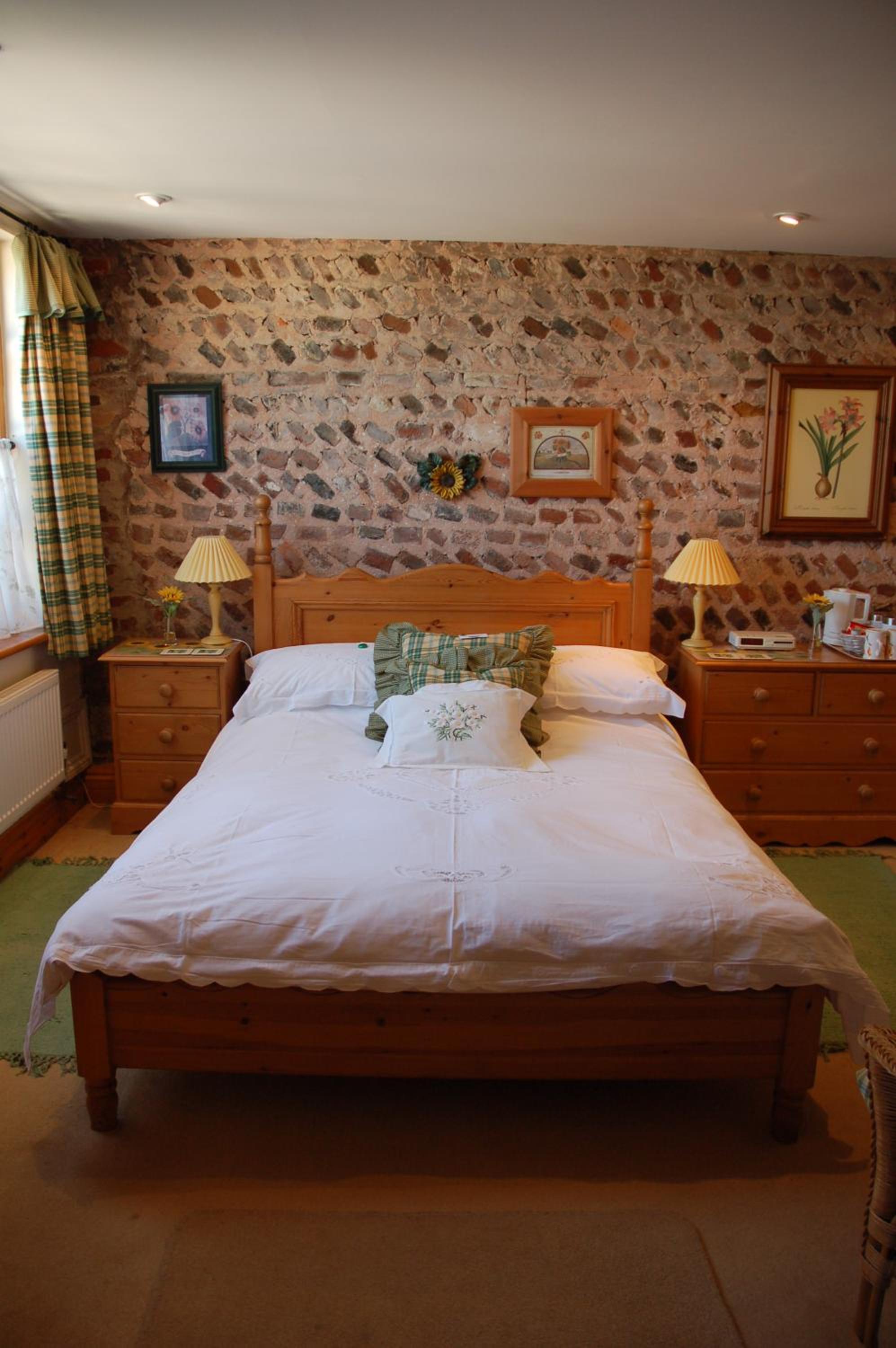 Double Room with Private Bathroom - Photo 4