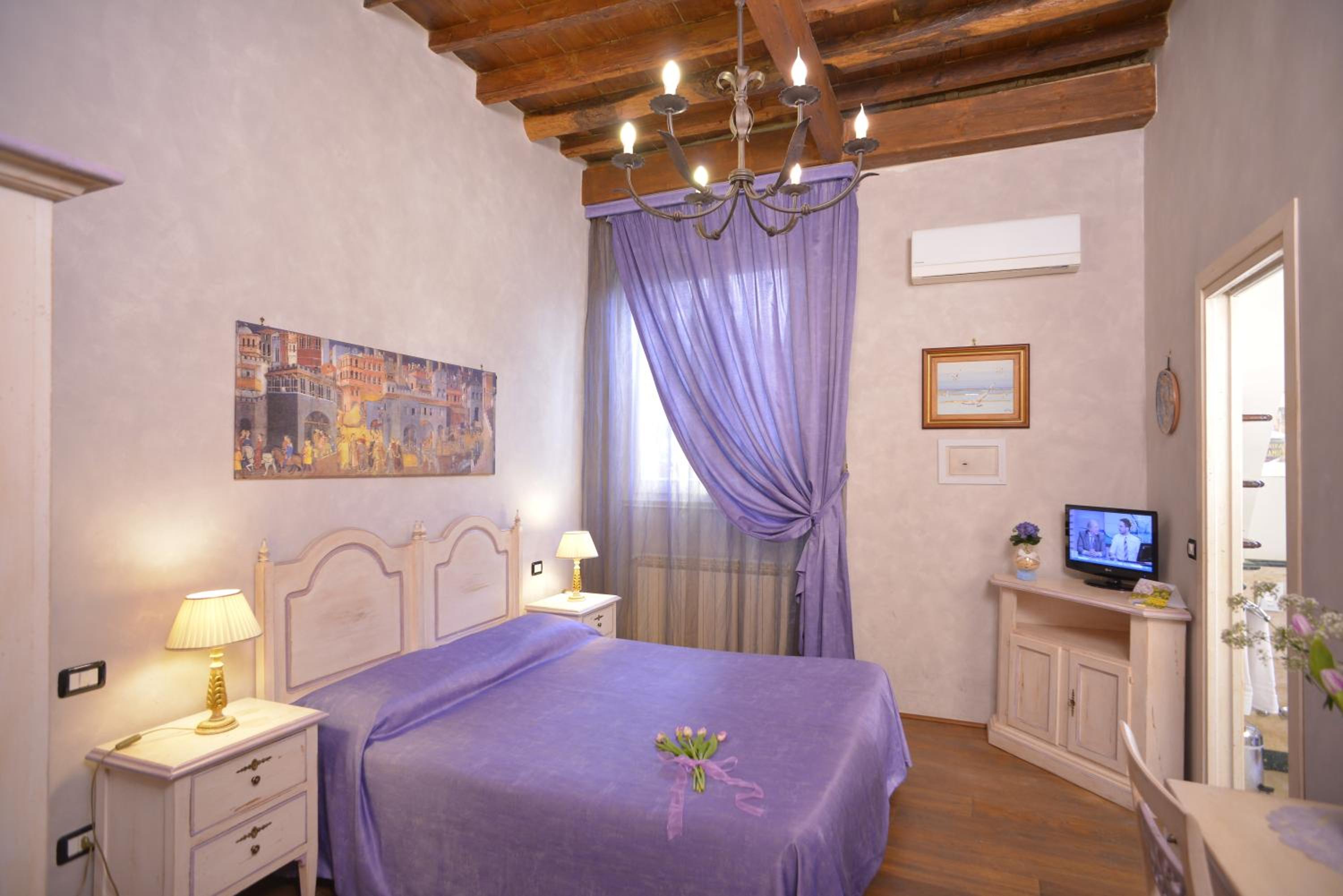 Double or Twin Room with Private Bathroom photo 1