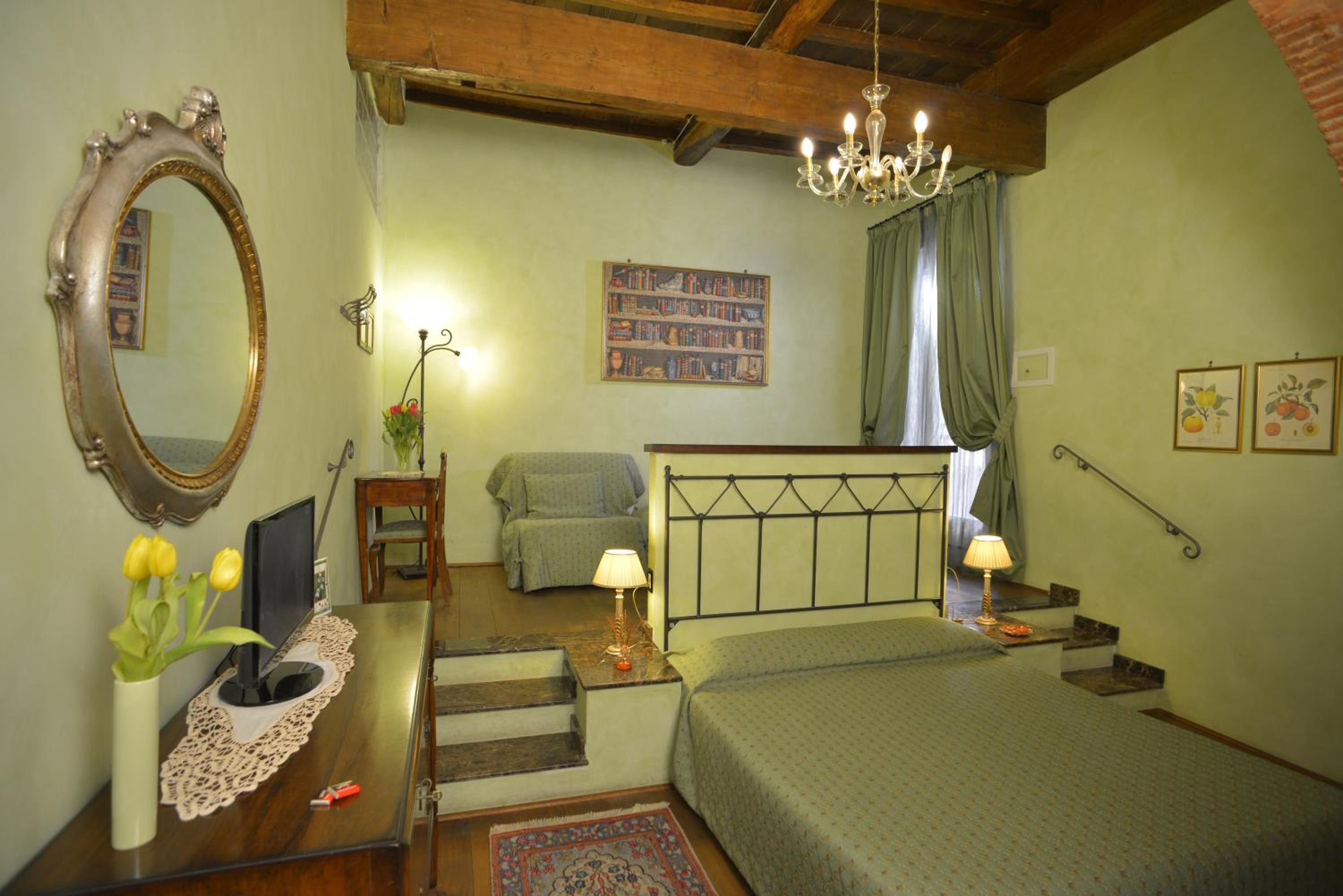 Quadruple Room with Private Bathroom photo 1