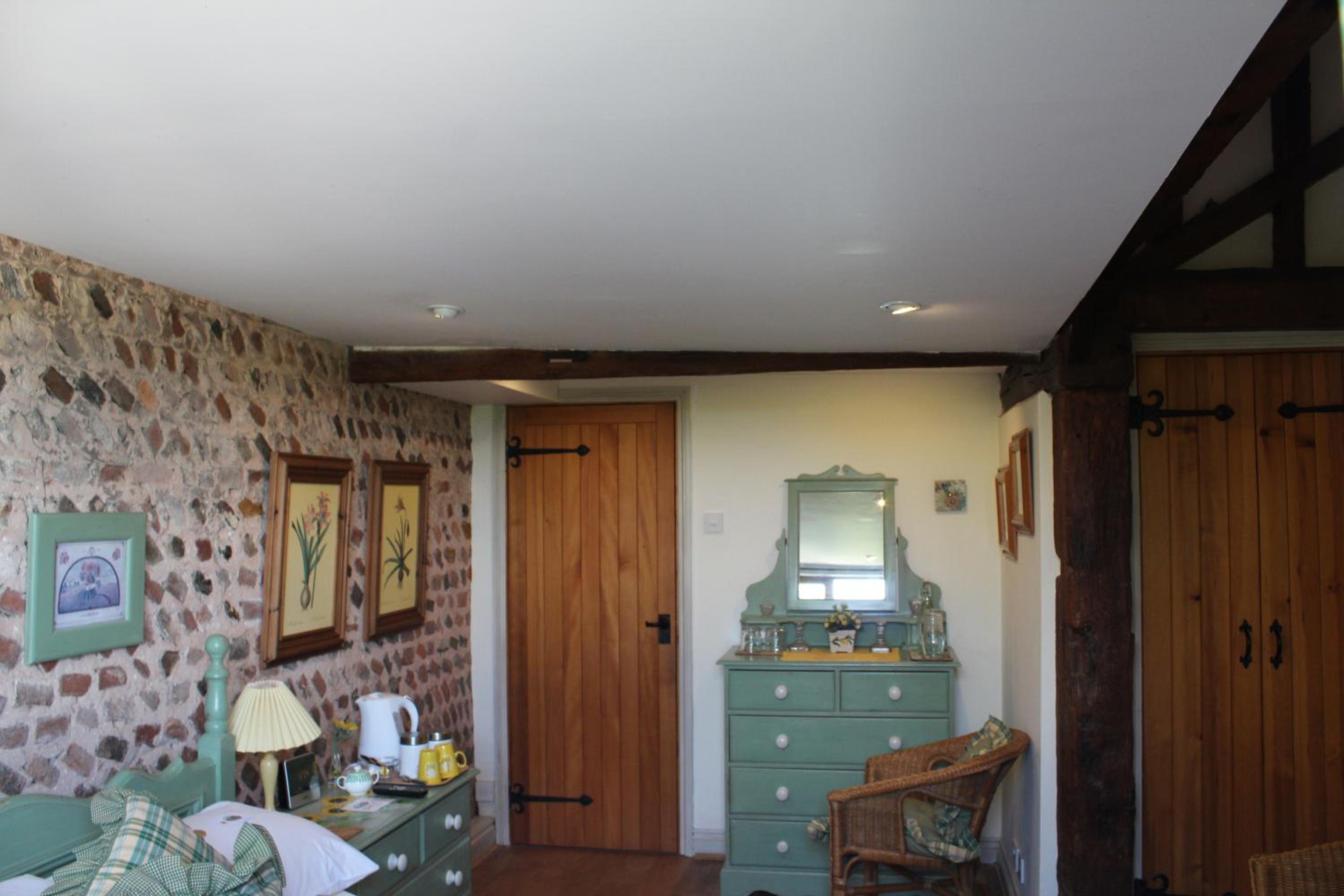 Double Room with Private Bathroom - Photo 5