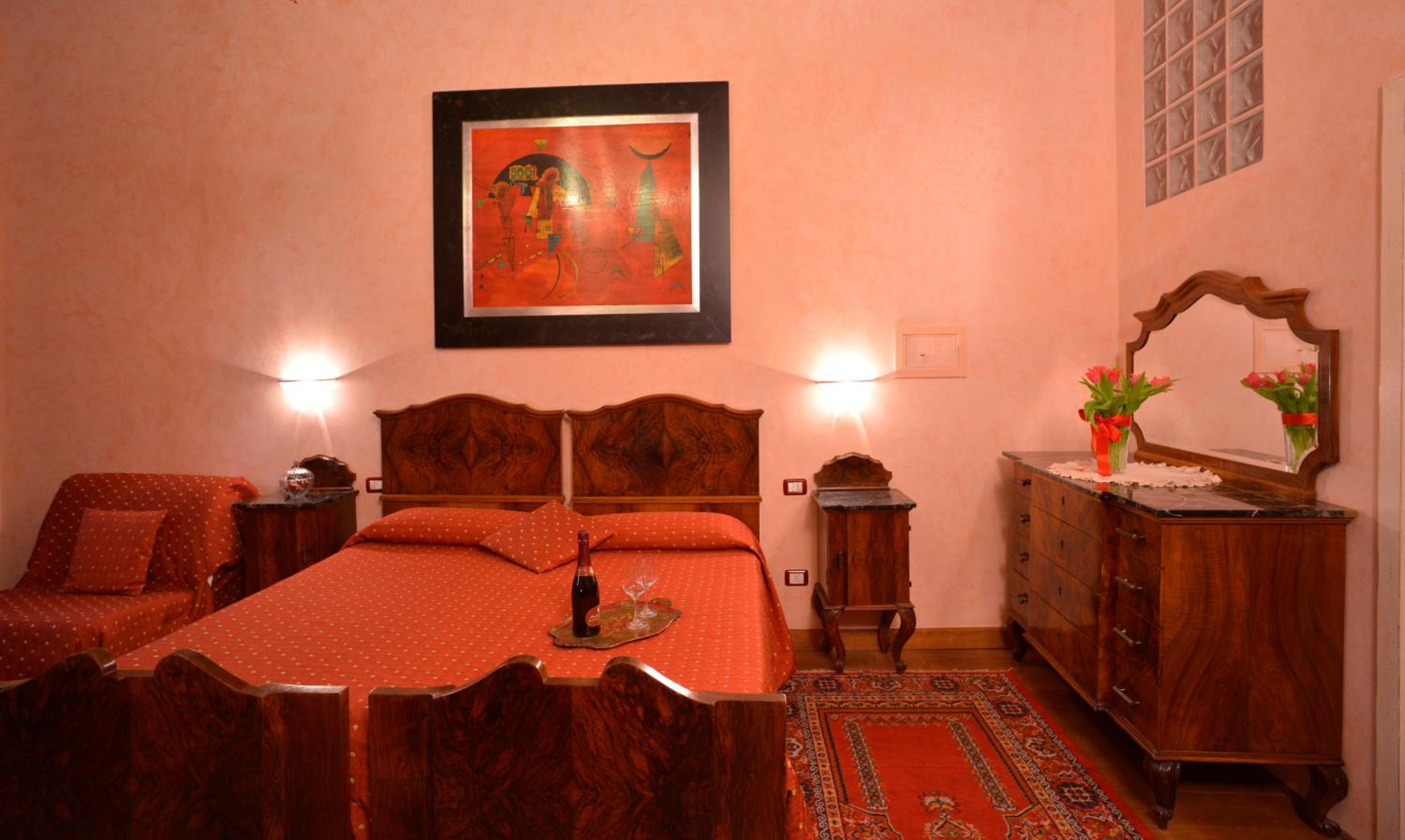 Deluxe Triple Room with Private Bathroom photo 3