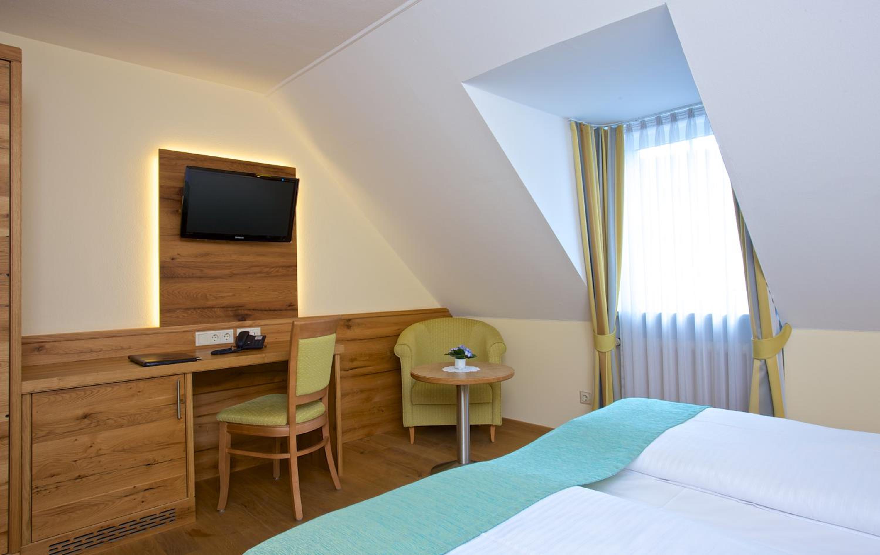 Standard Double Room - Photo 3