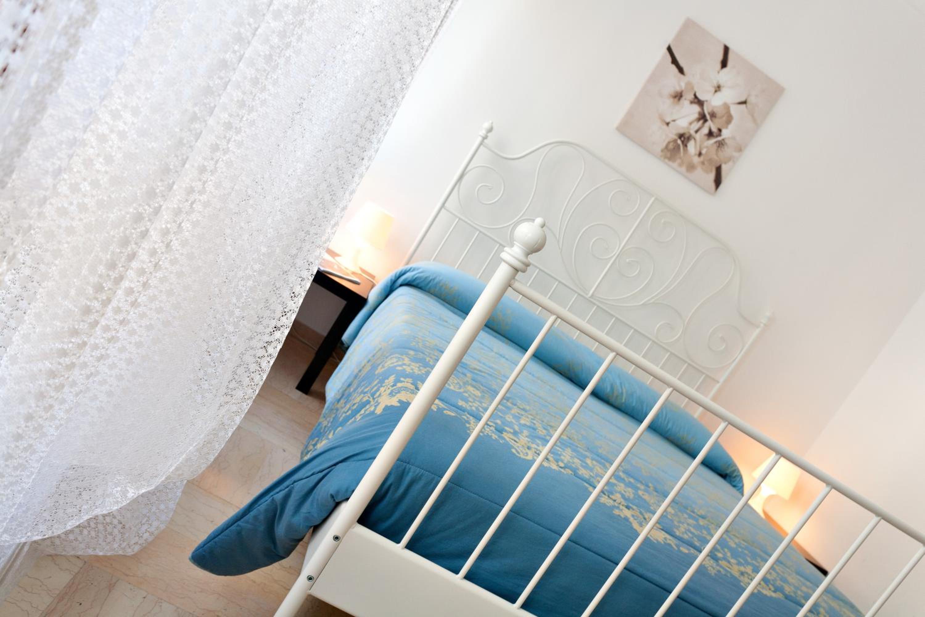 Double Room - Photo 6