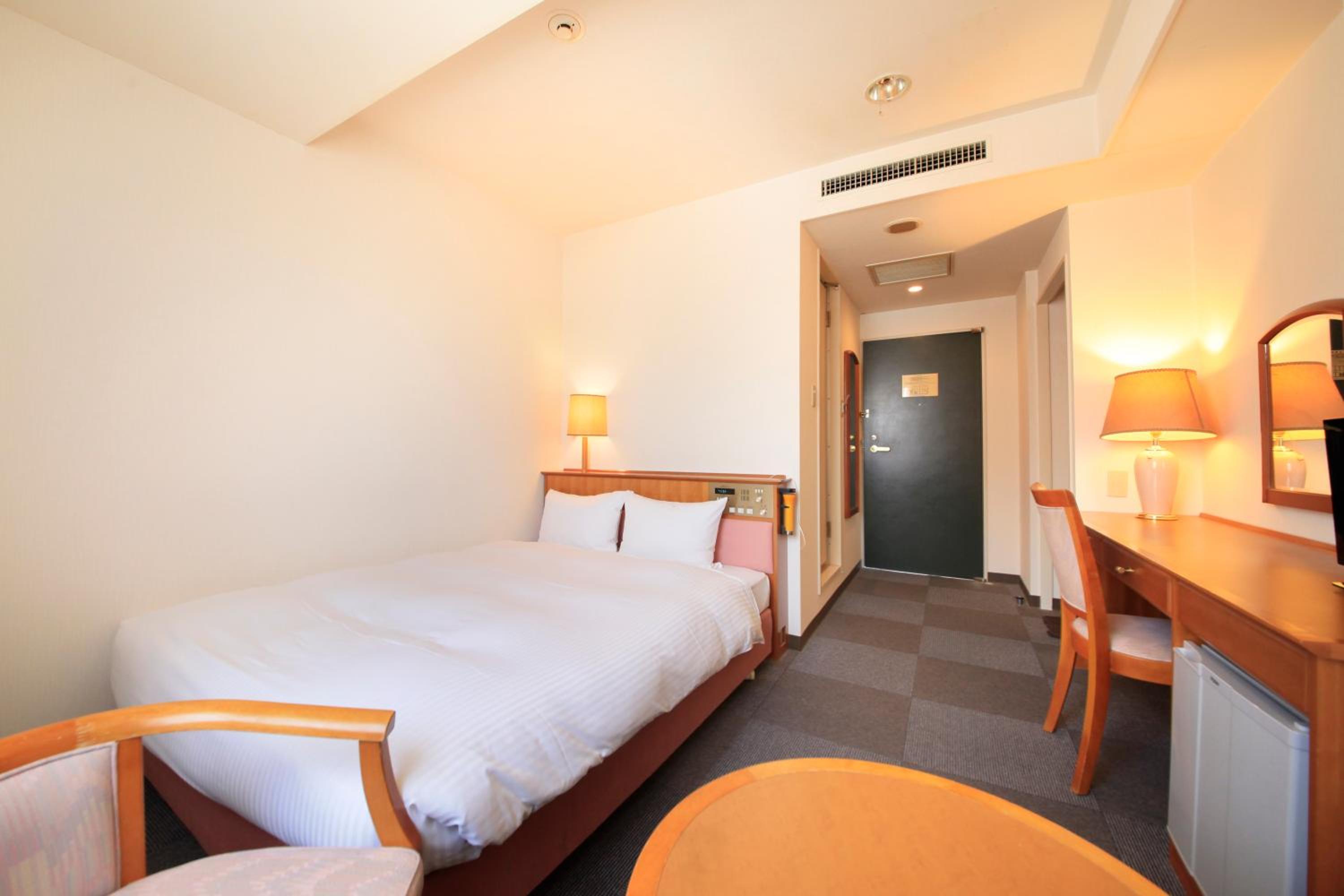 Small Double Room -Non-Smoking