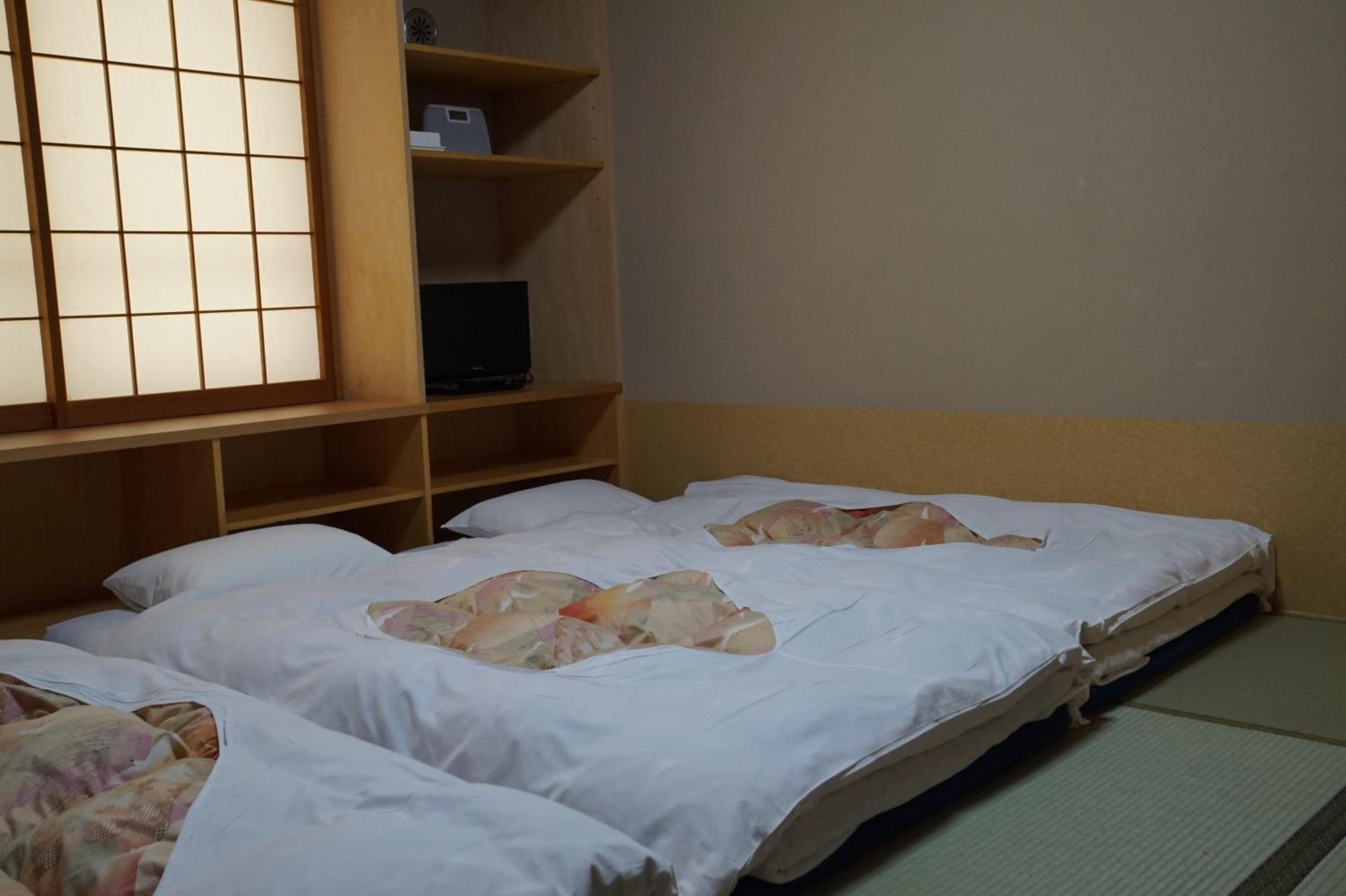 Japanese-Style Quadruple Room photo 3