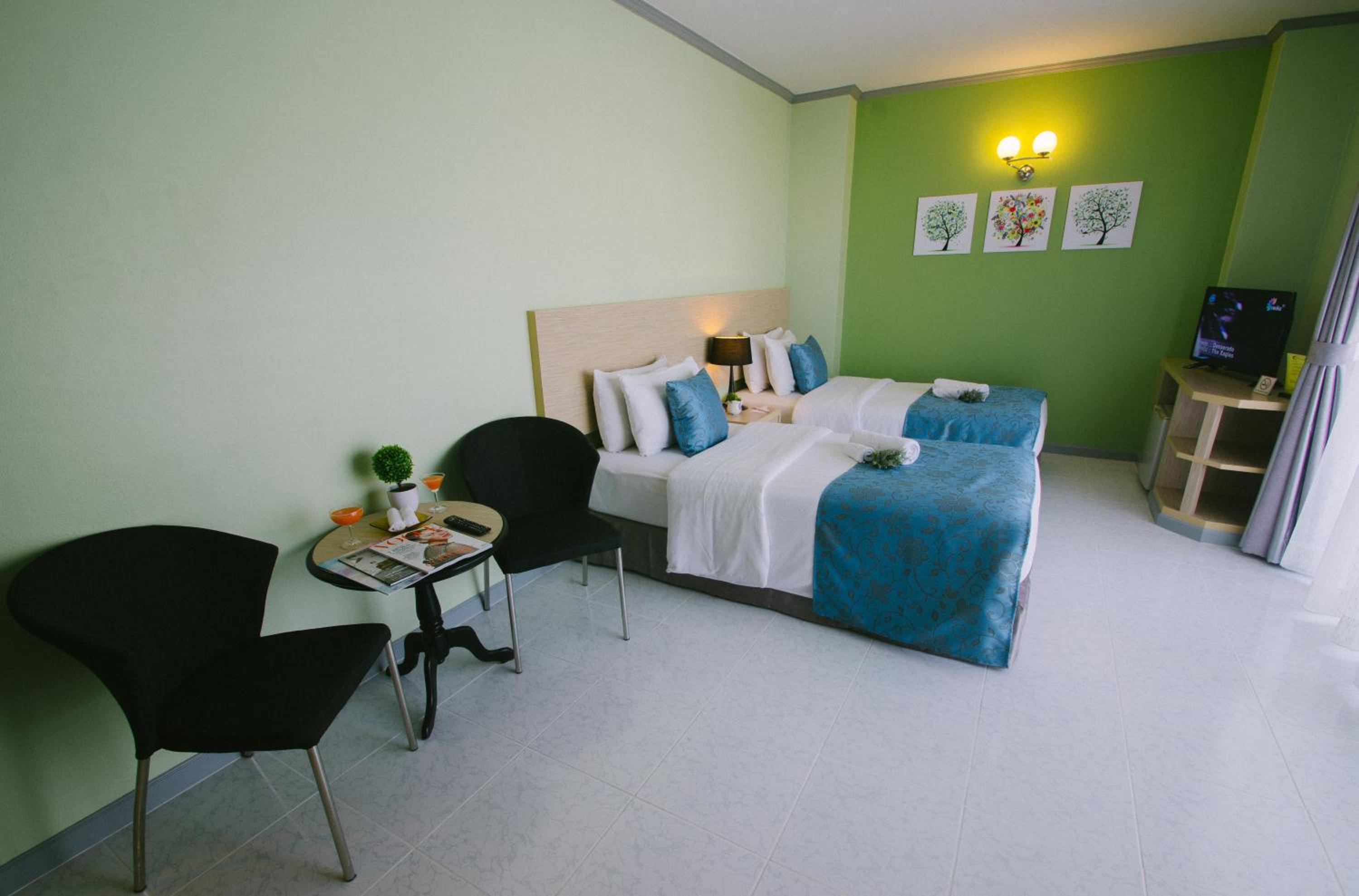 Deluxe Twin Room - Photo 9