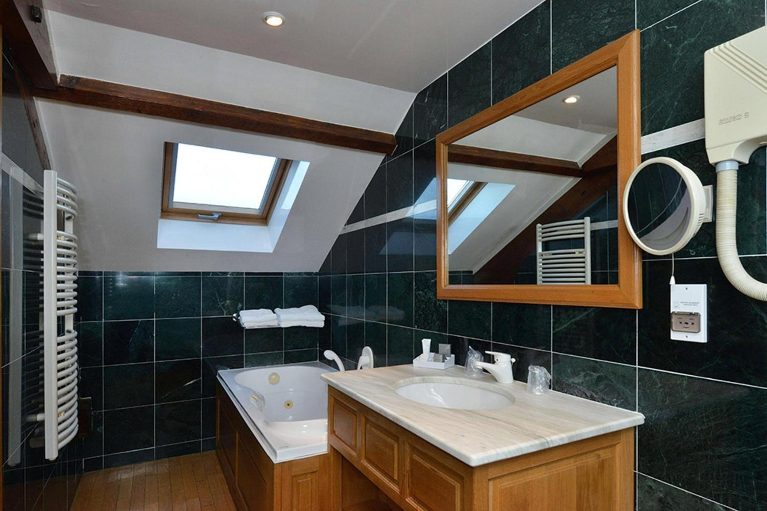 Deluxe Double Room - Photo 6