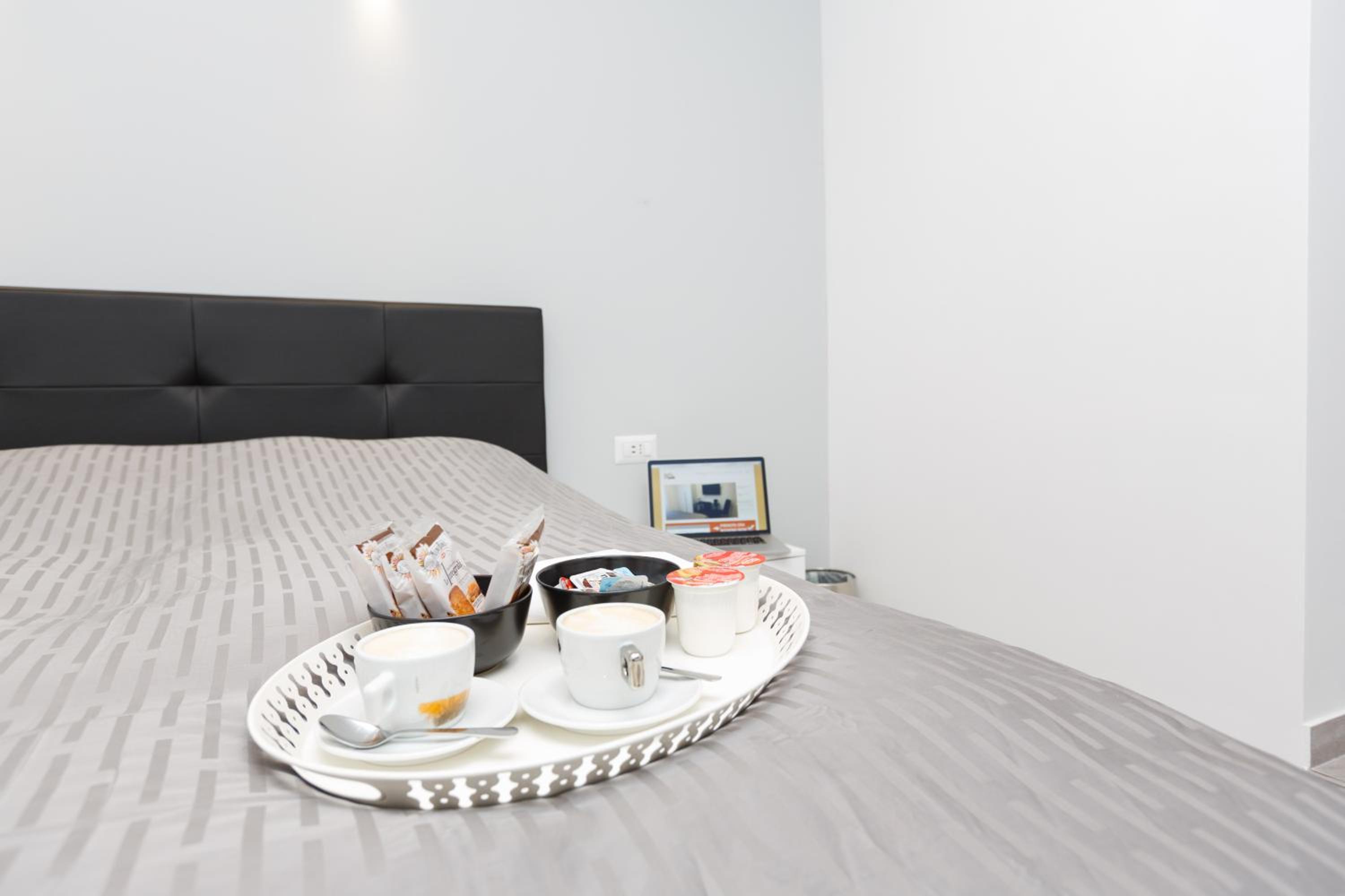 Twin Room with Private Bathroom photo 2