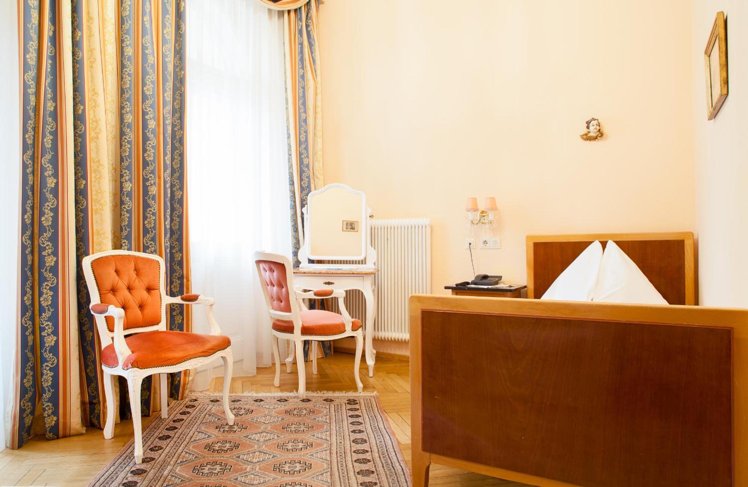 Single Room photo 3