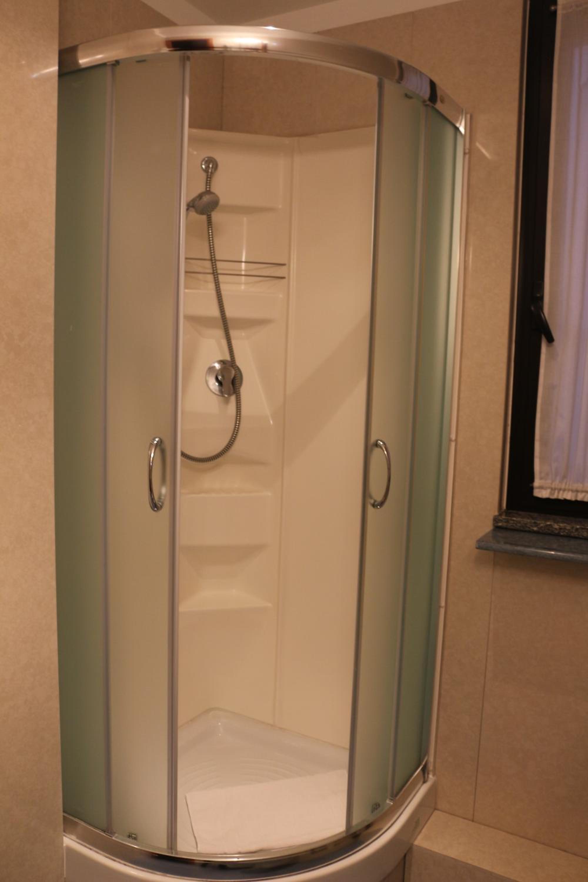 Double or Twin Room - Photo 3