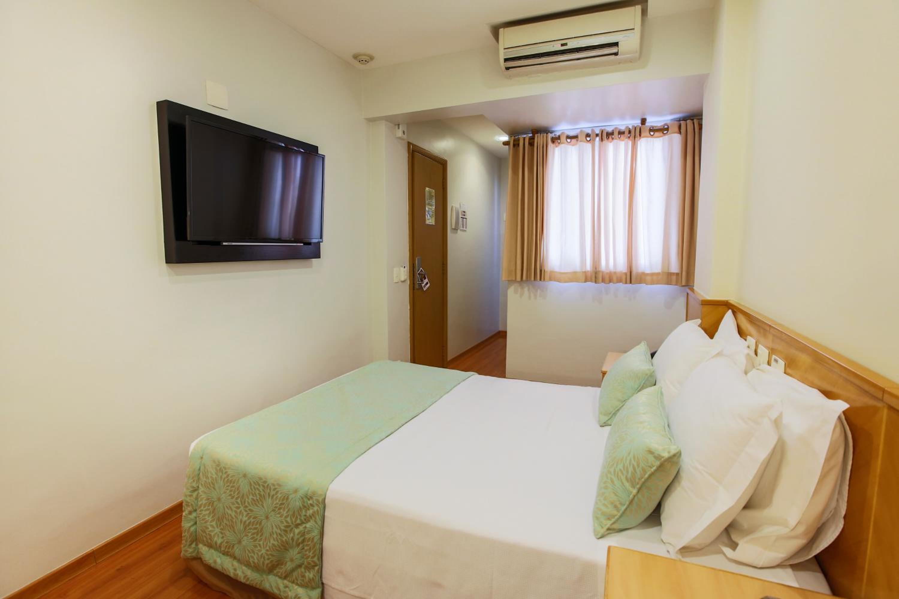 Budget Double Room - Photo 4