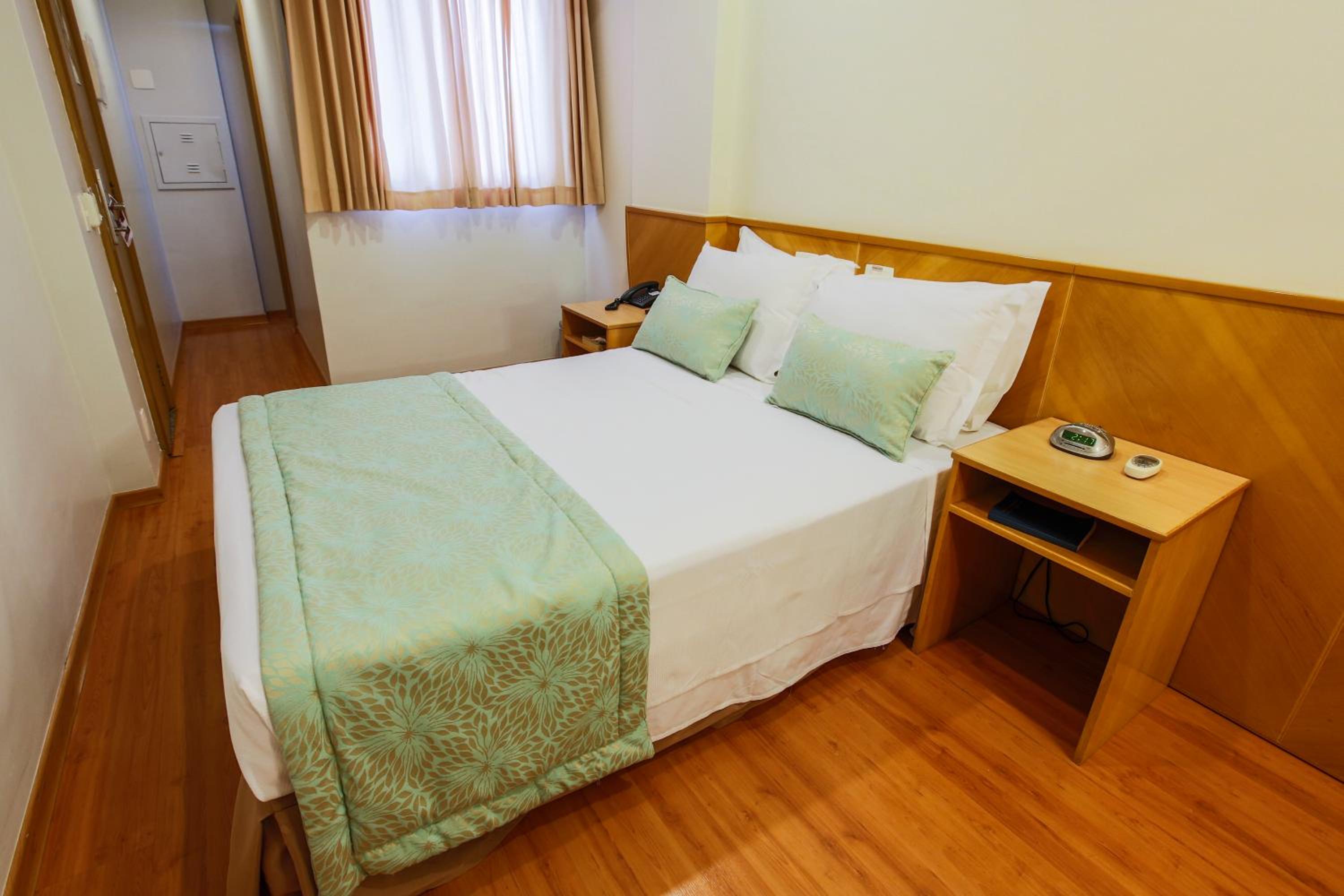 Budget Double Room - Photo 6