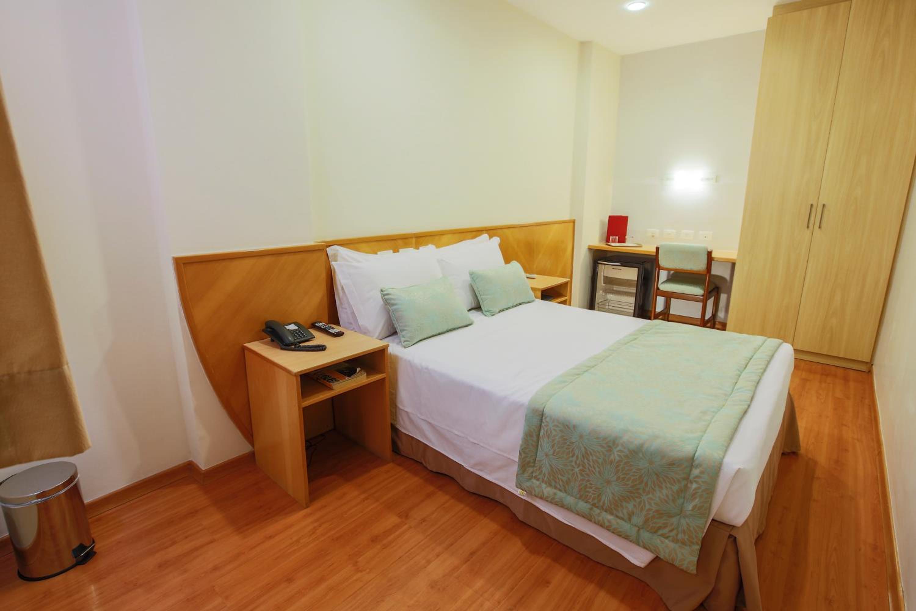 Budget Double Room - Photo 8