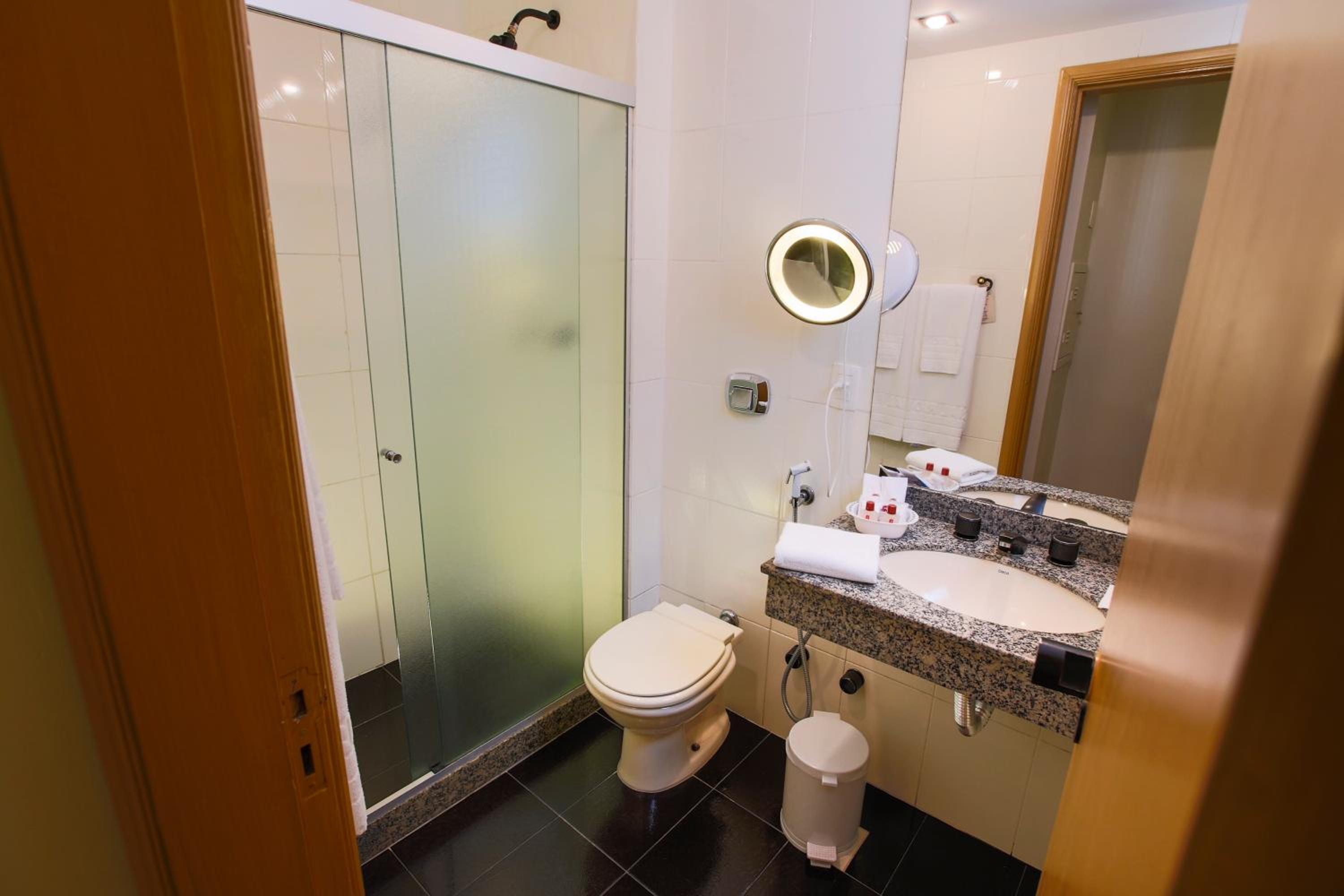 Budget Double Room - Photo 9