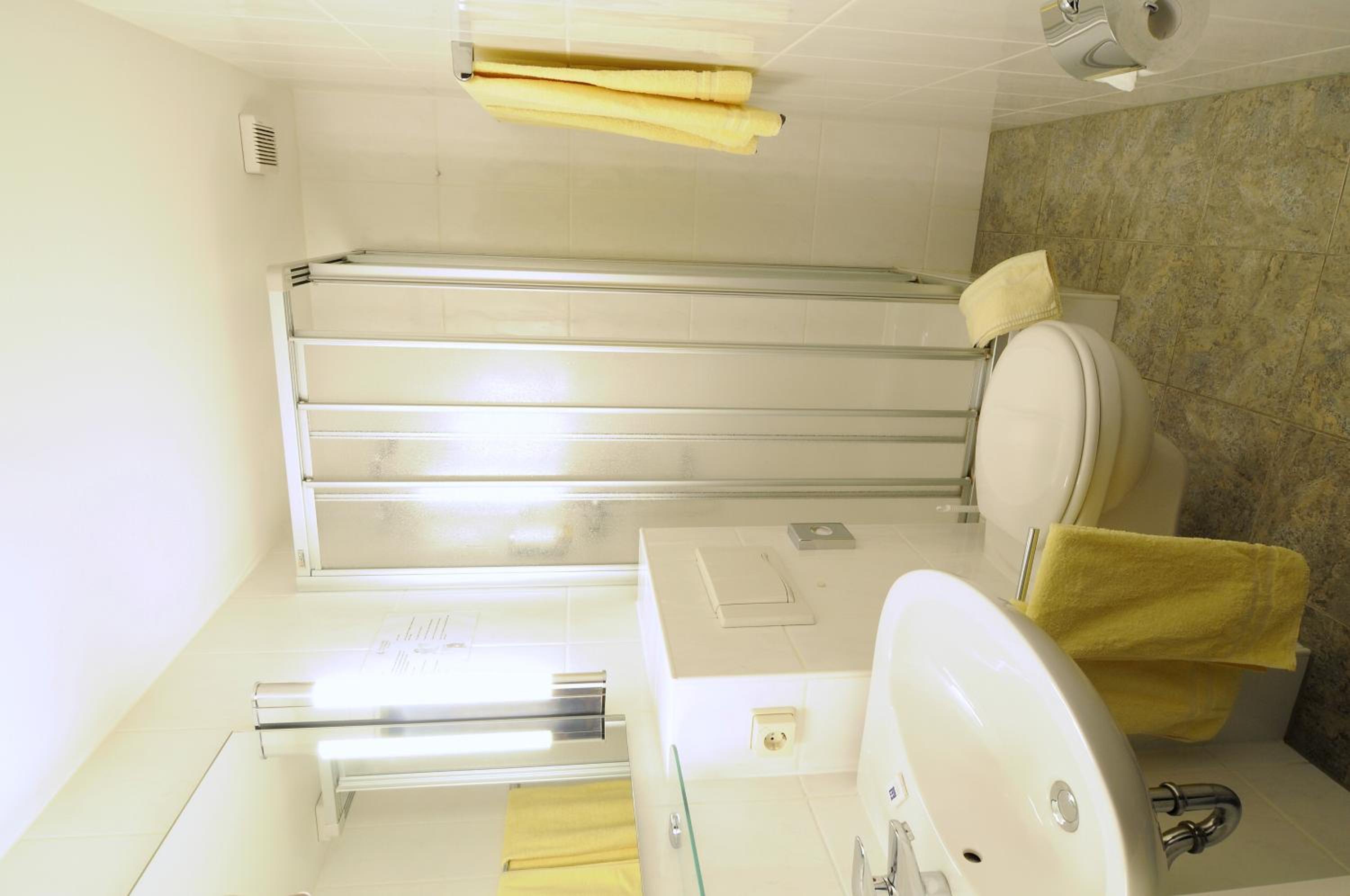 Double Room - Photo 5