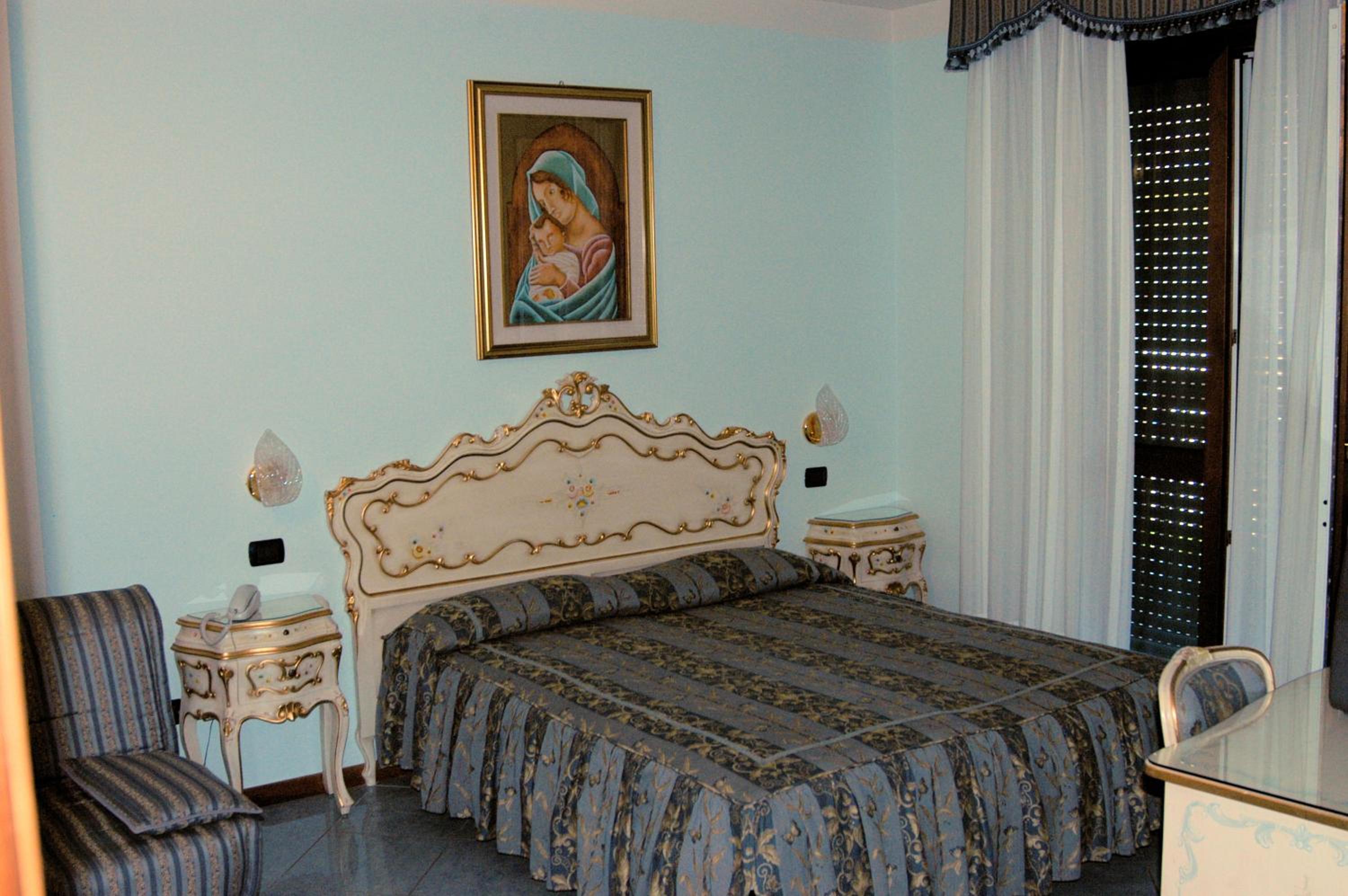 Economy Double or Twin Room photo 2
