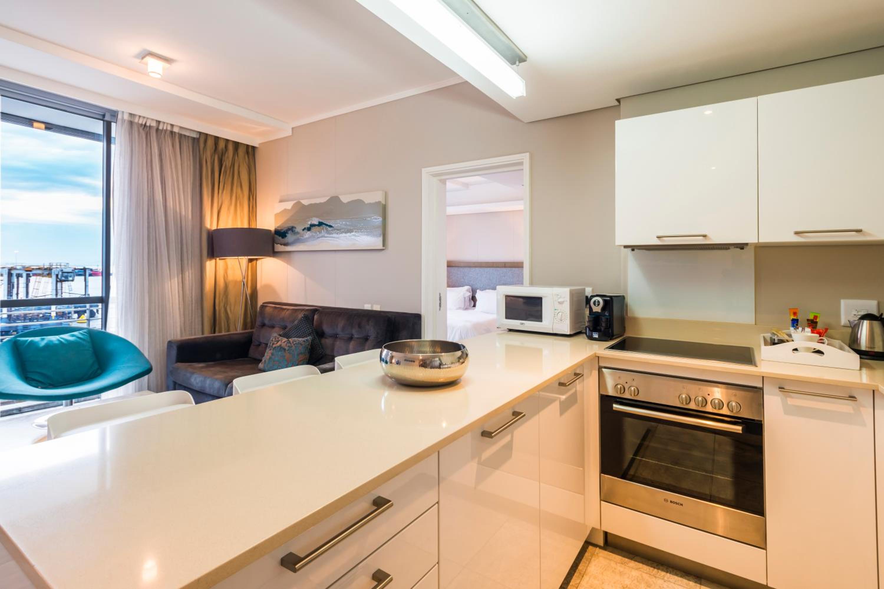 Luxury Suite - Photo 5