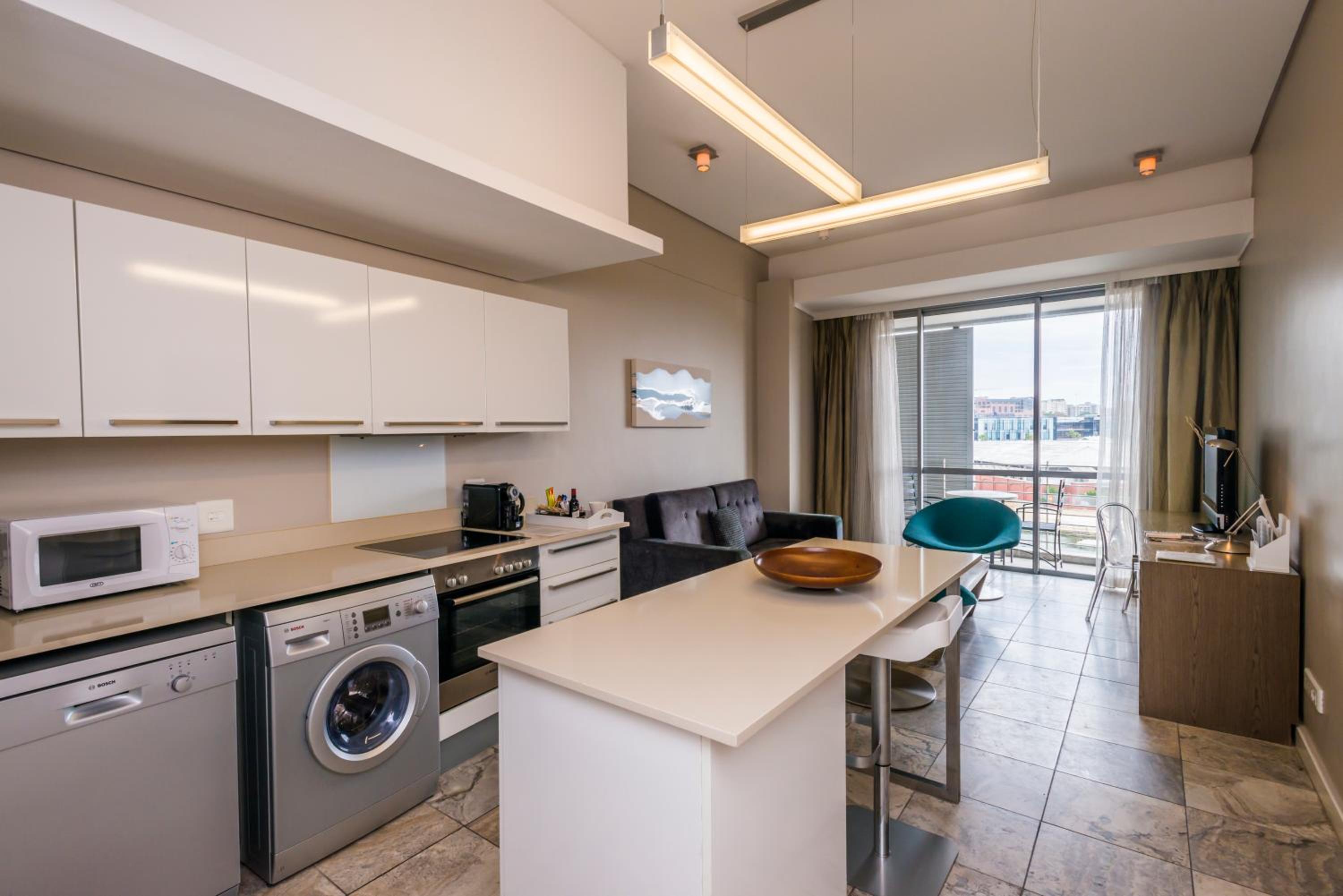 Luxury Suite - Photo 3