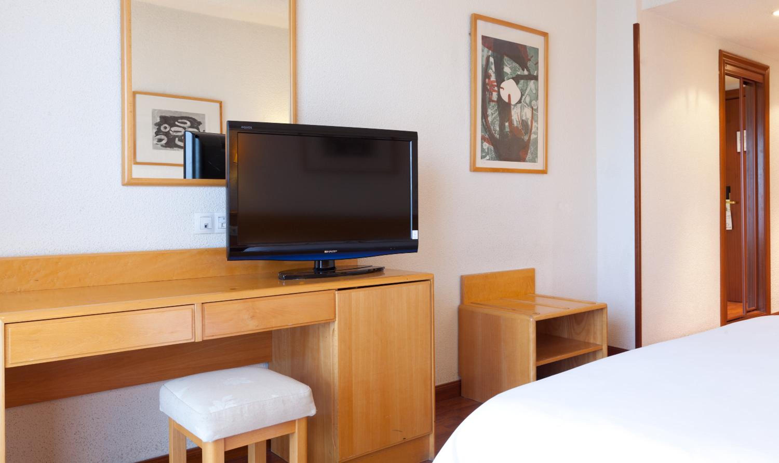 Twin Room (1-2 Adults) - Photo 5