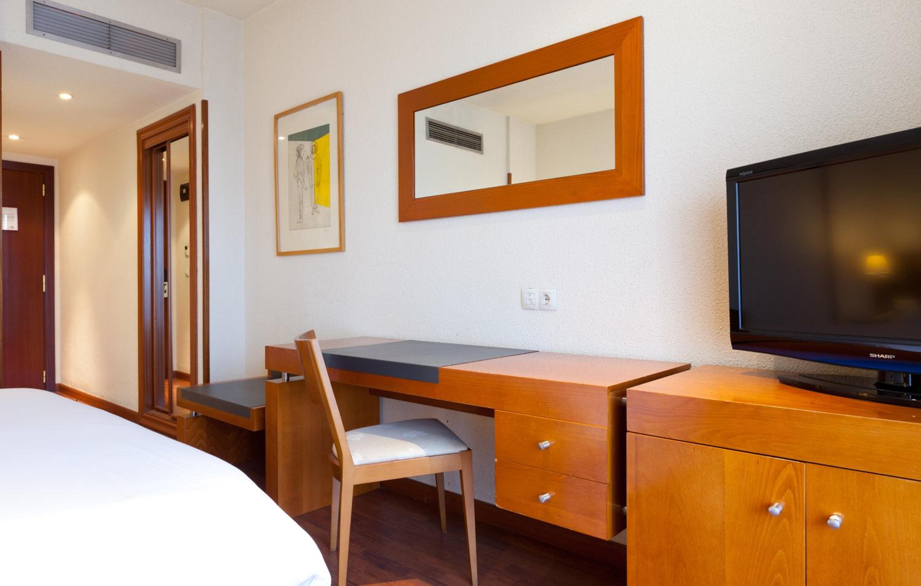 Twin Room (1-2 Adults) - Photo 6