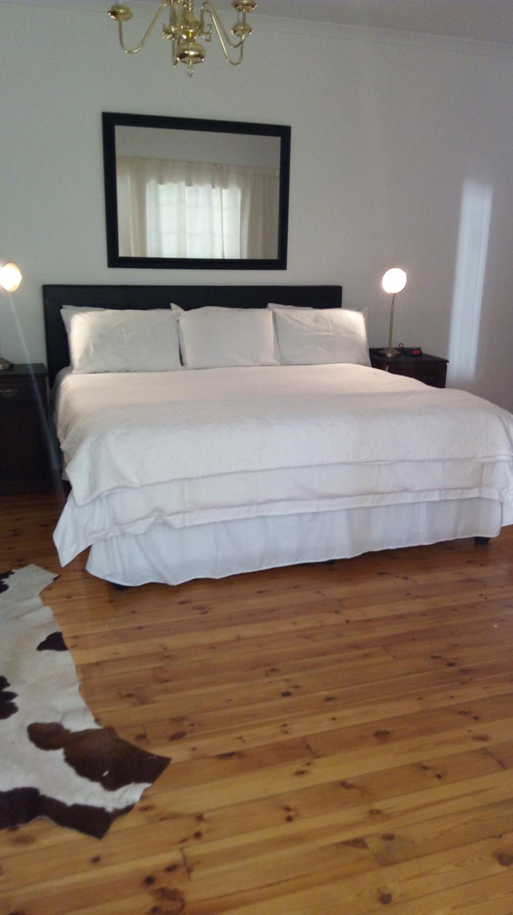 Luxury King Room - Photo 14